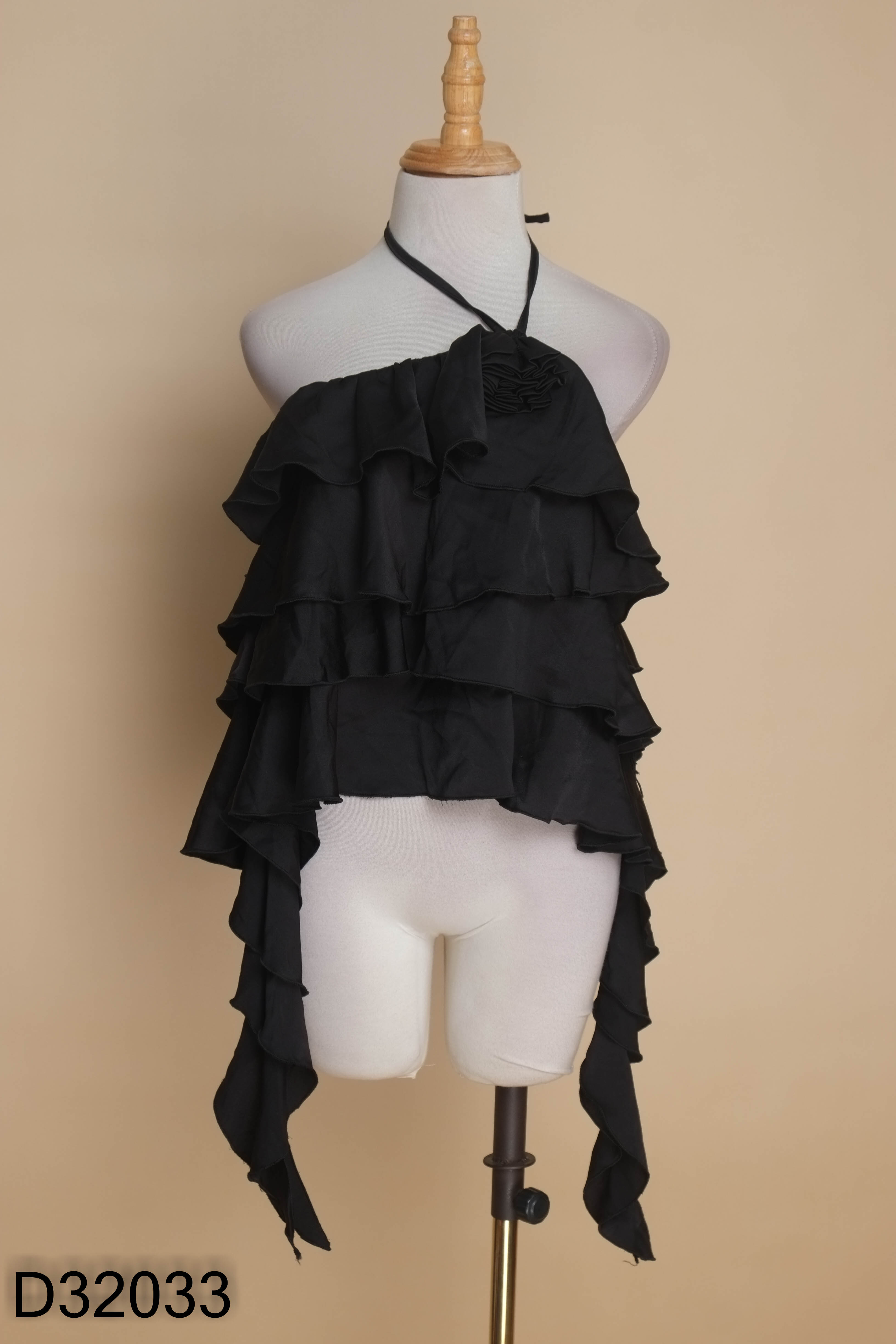 Áo đen HYEJIN croptop phối bèo