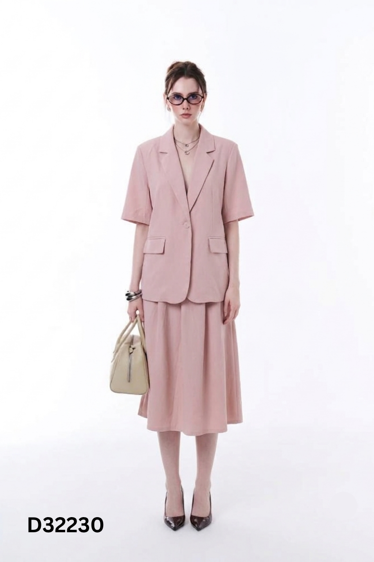 Set áo blazer + chân váy hồng phấn