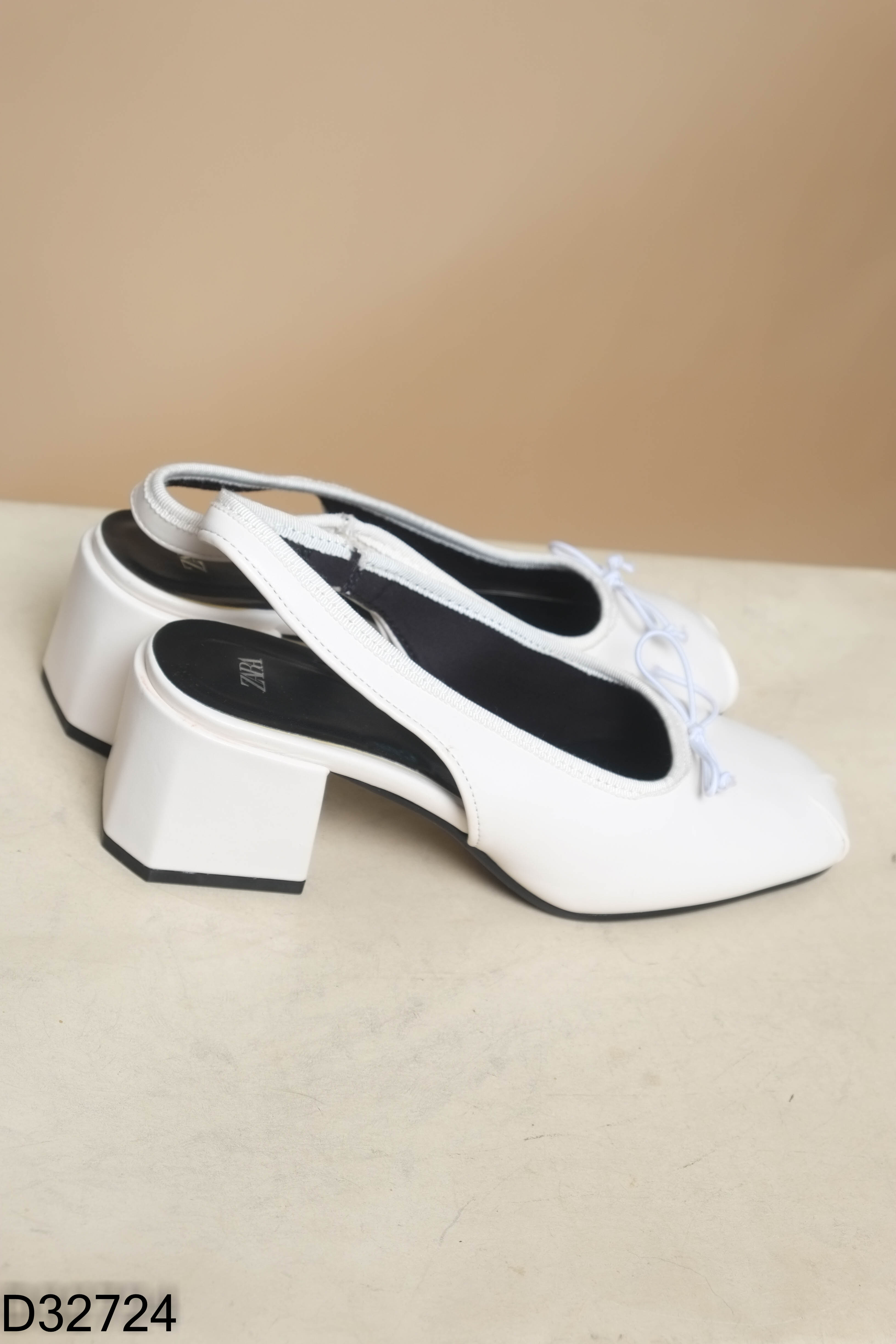 NEWBOX ZARA giày trắng nơ