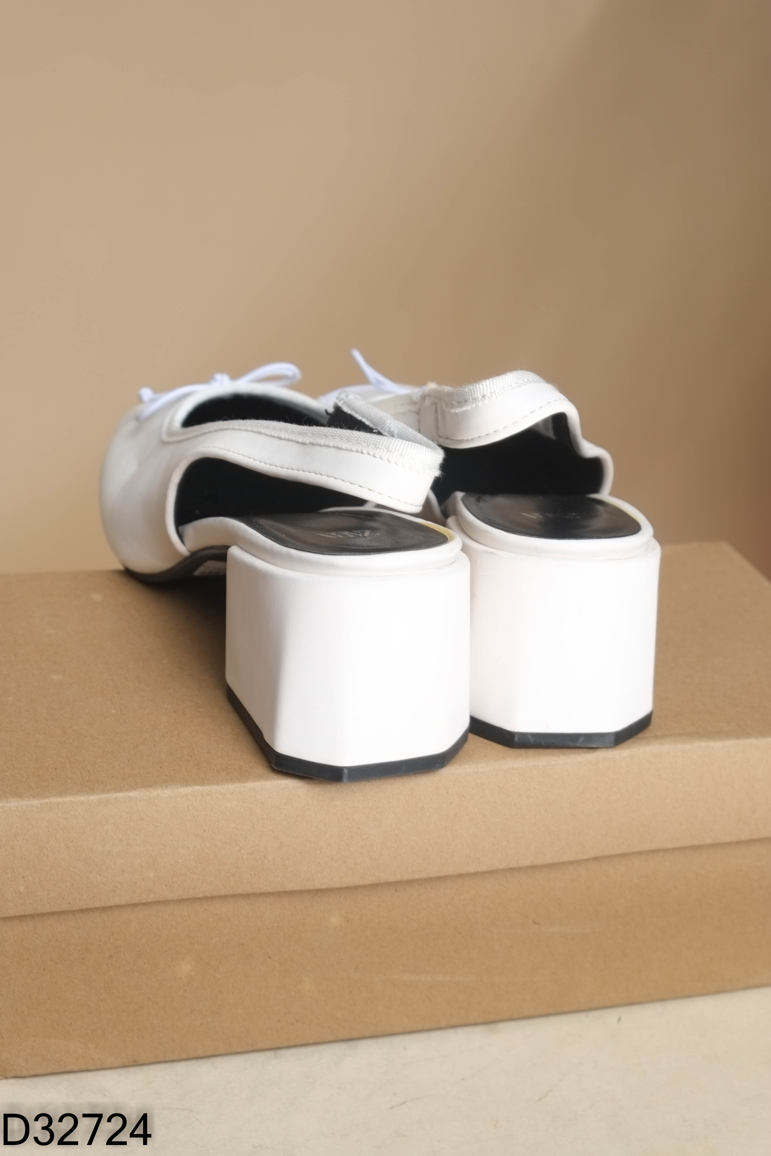 NEWBOX ZARA giày trắng nơ