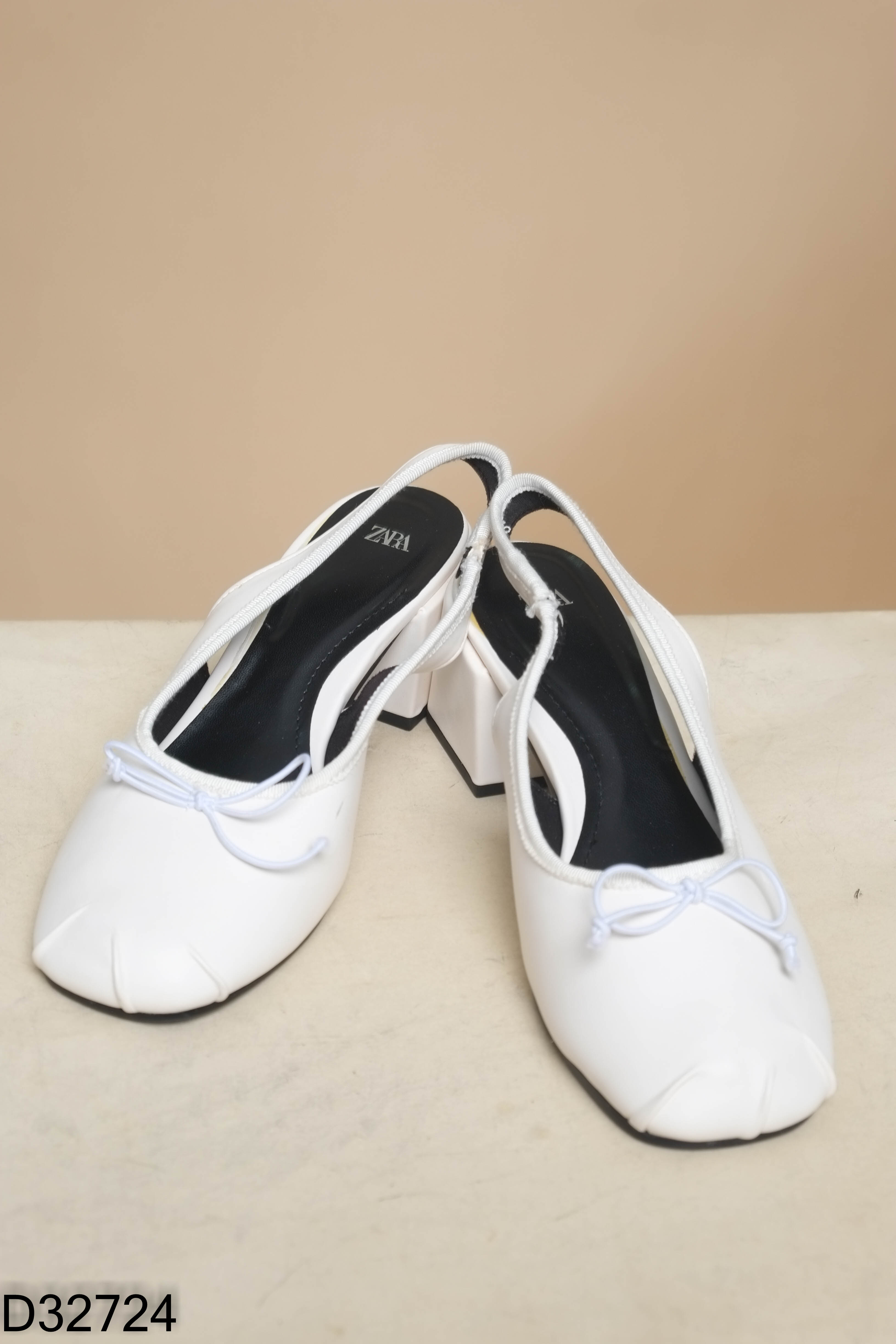 NEWBOX ZARA giày trắng nơ