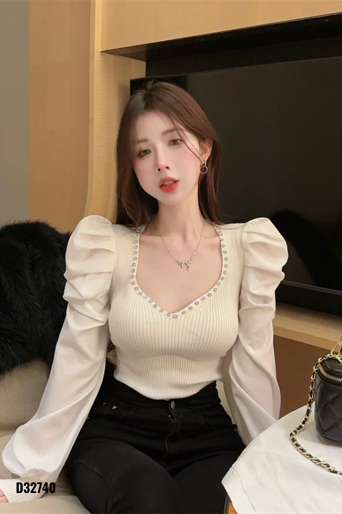 Áo be cổ V đính hạt