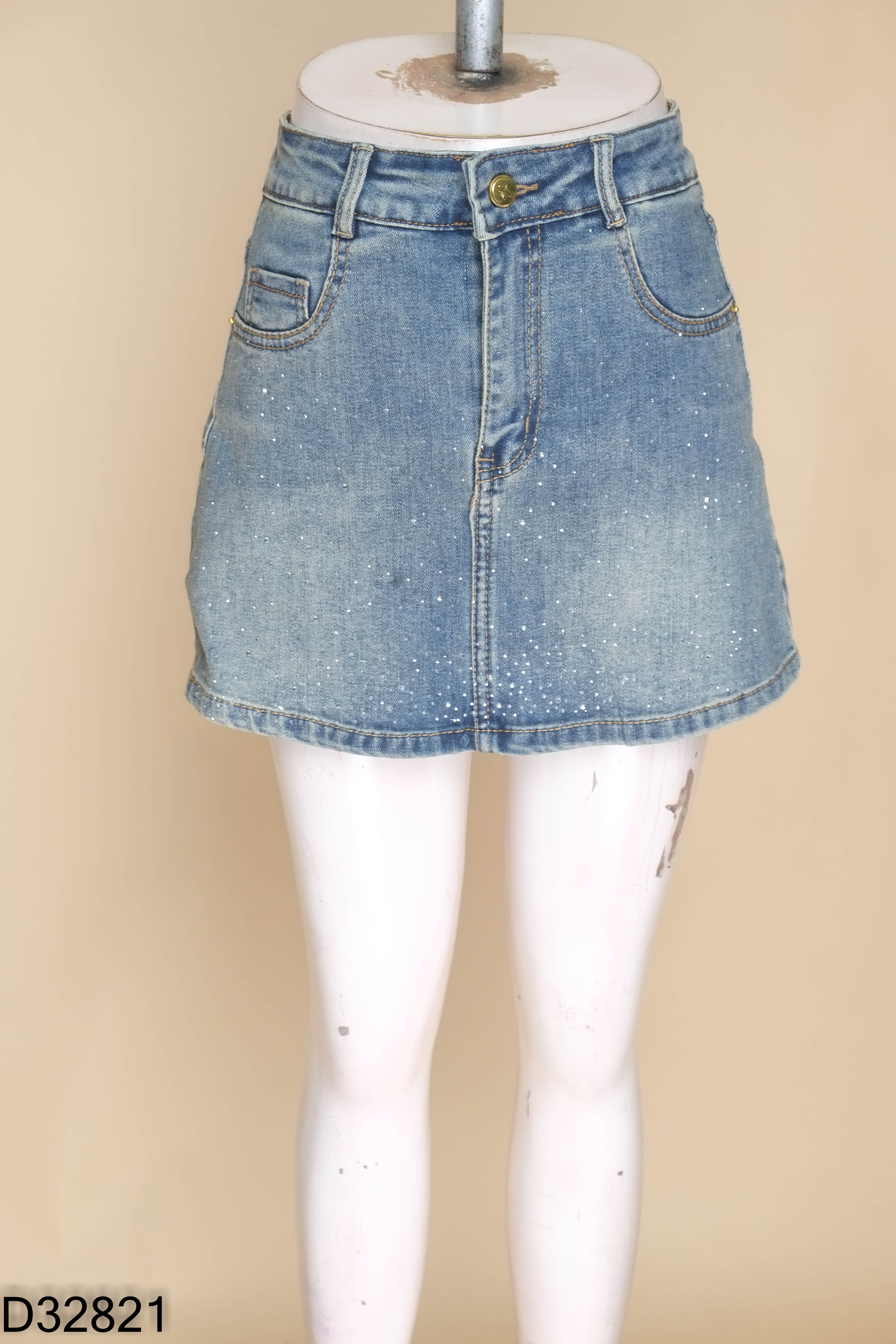 Chân váy jeans xanh đính đá