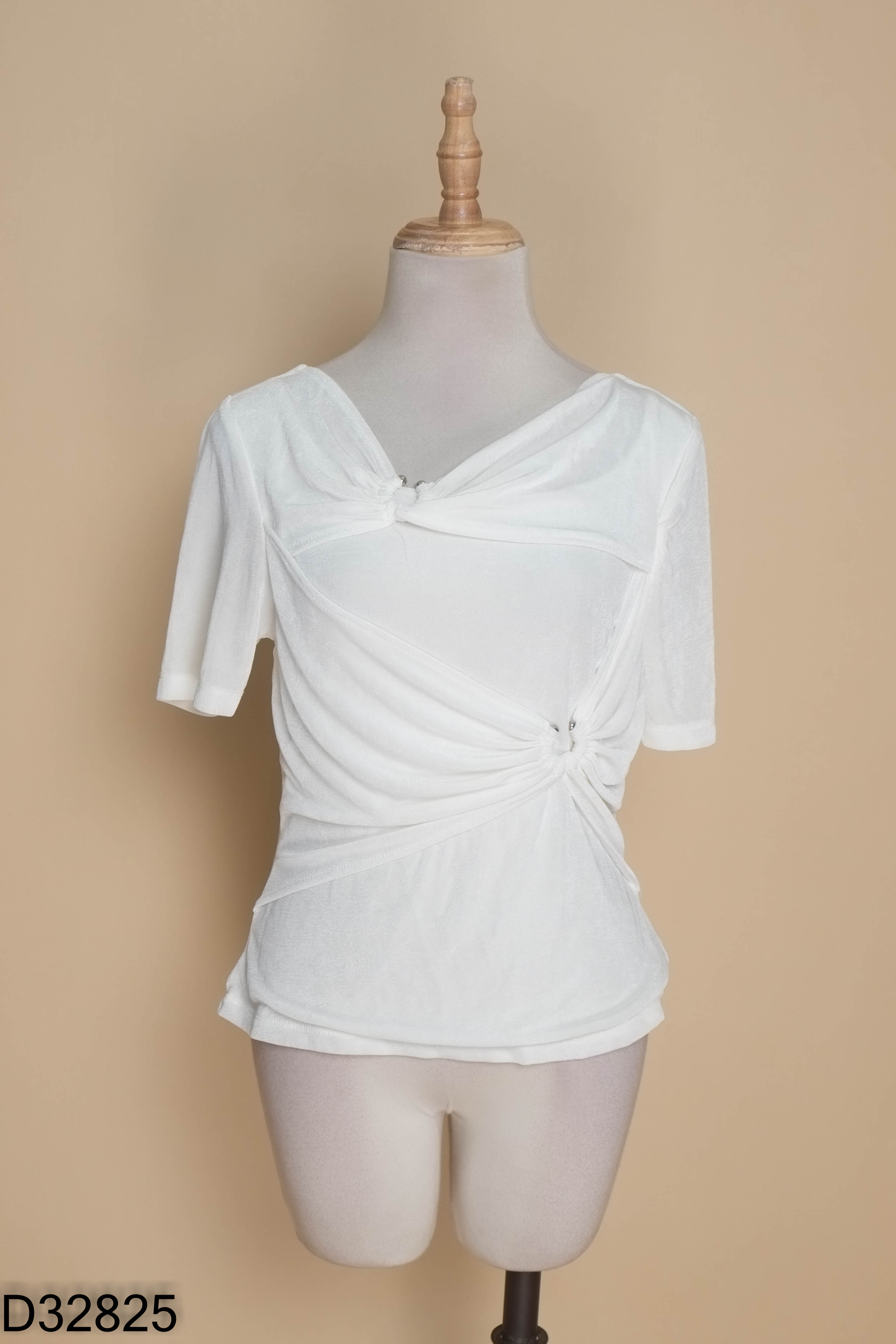 Áo trắng RECHIC ngắn tay