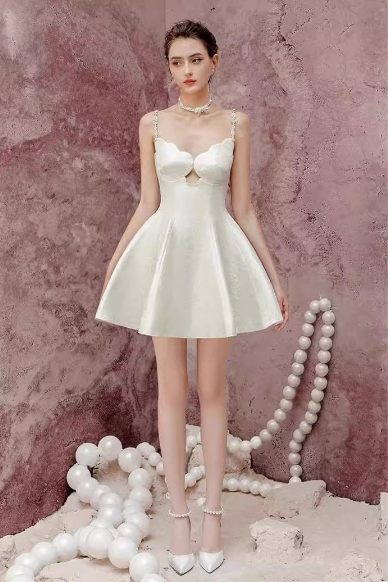 Váy dạ trắng BAL hai dây