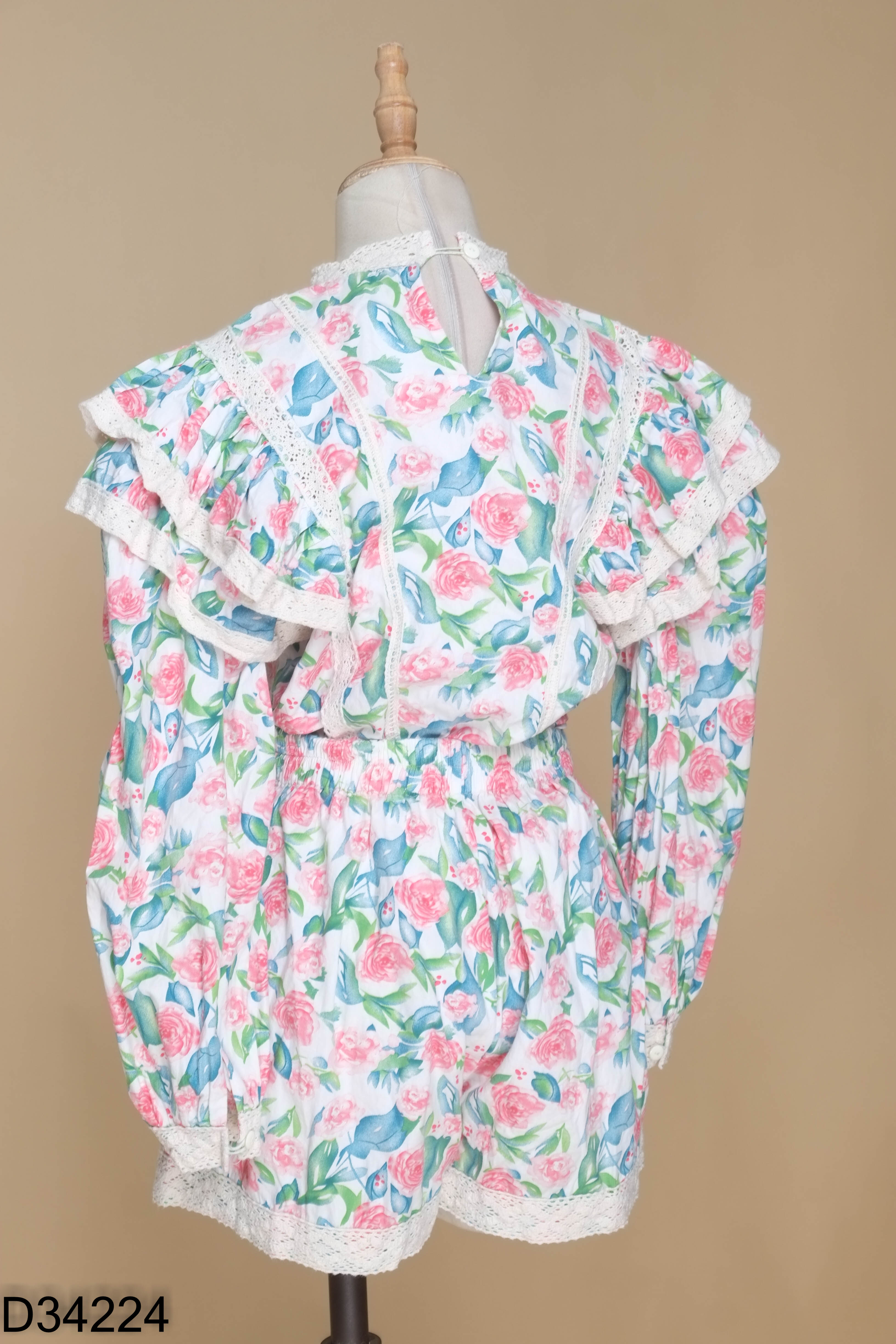 Set trắng hoa K CLOSET+quần