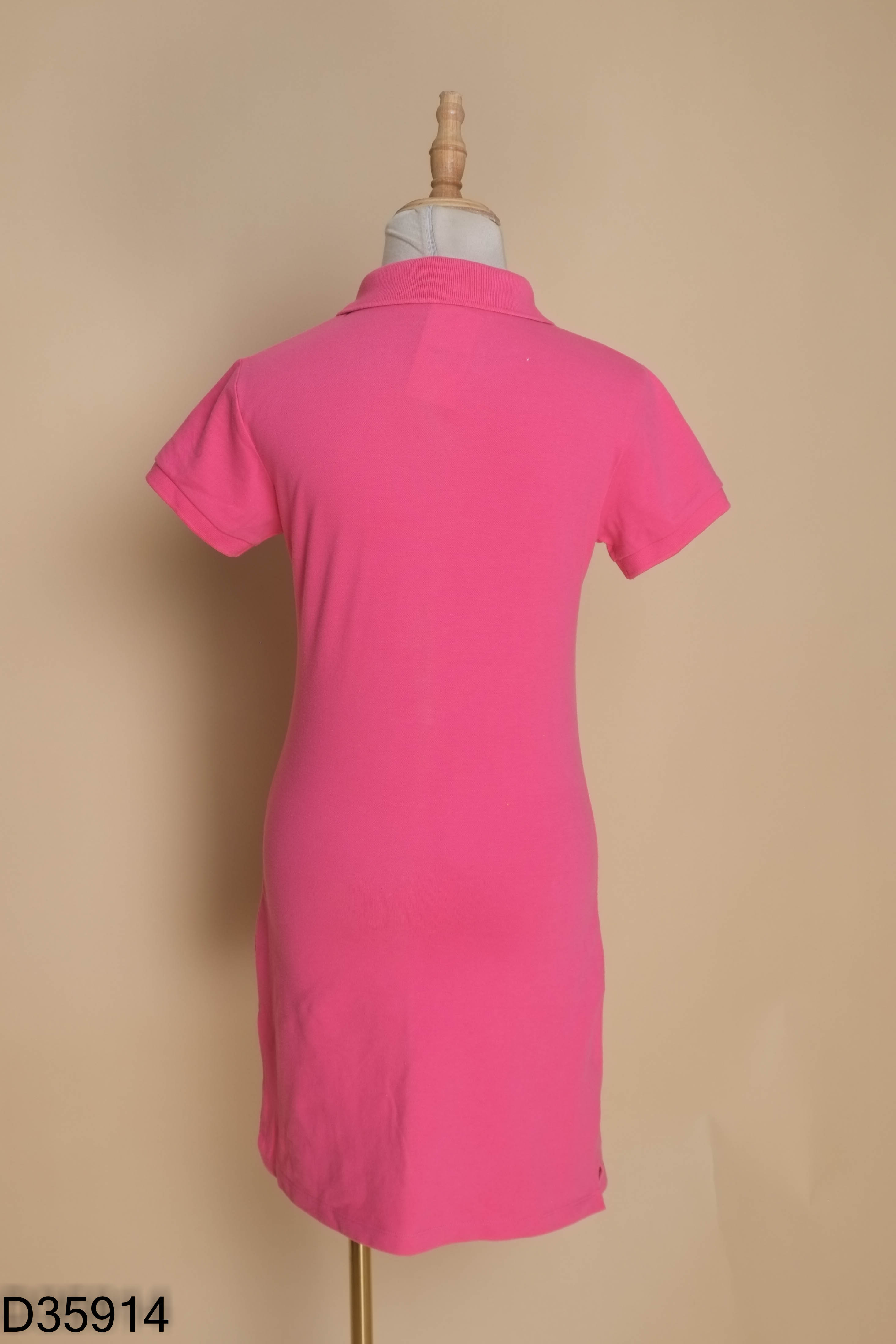 Váy hồng cổ polo