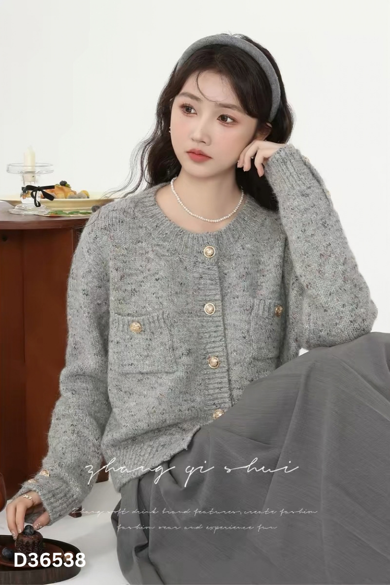 Áo cardigan ghi CACHE khuy đồng họa tiết