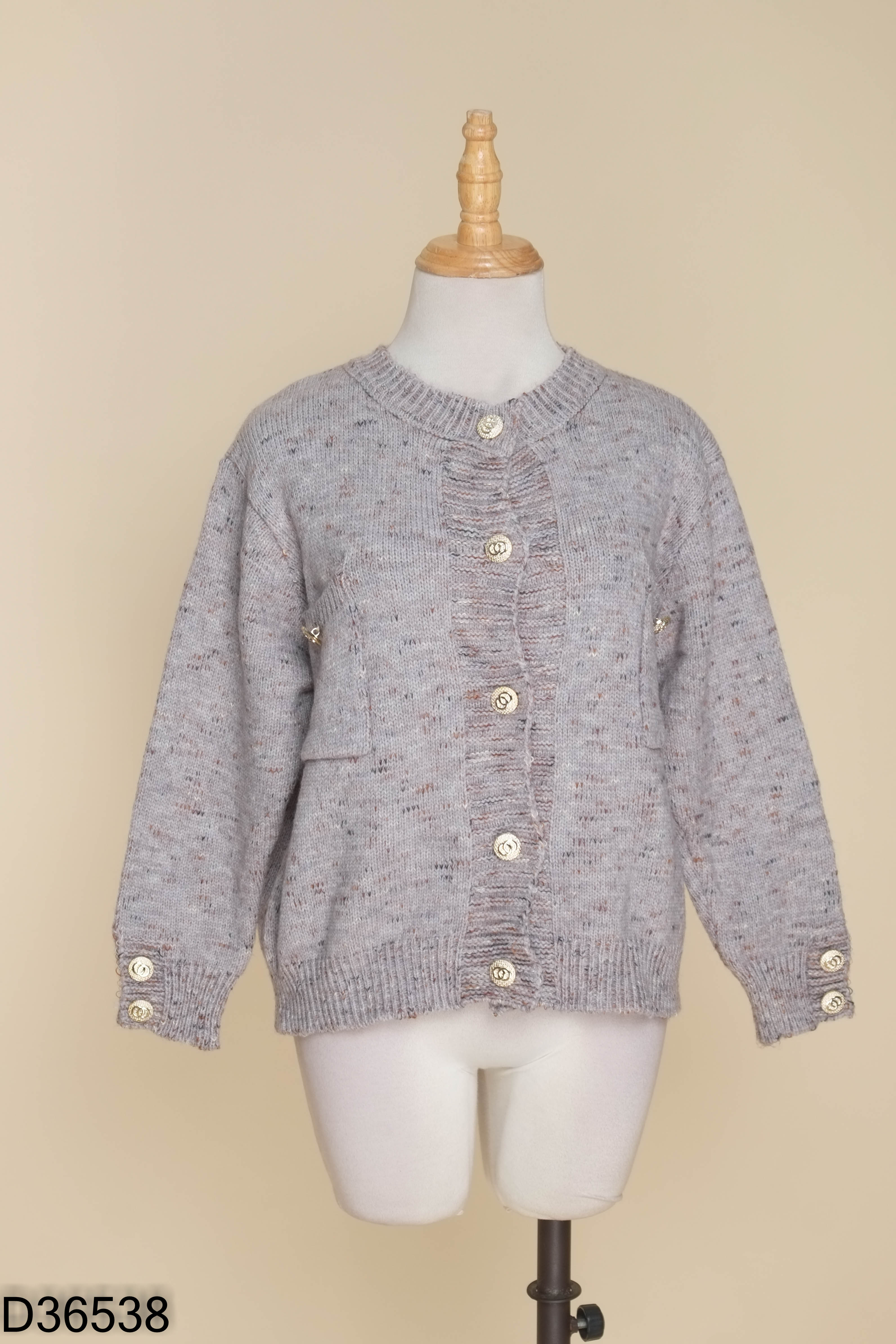 Áo cardigan ghi CACHE khuy đồng họa tiết