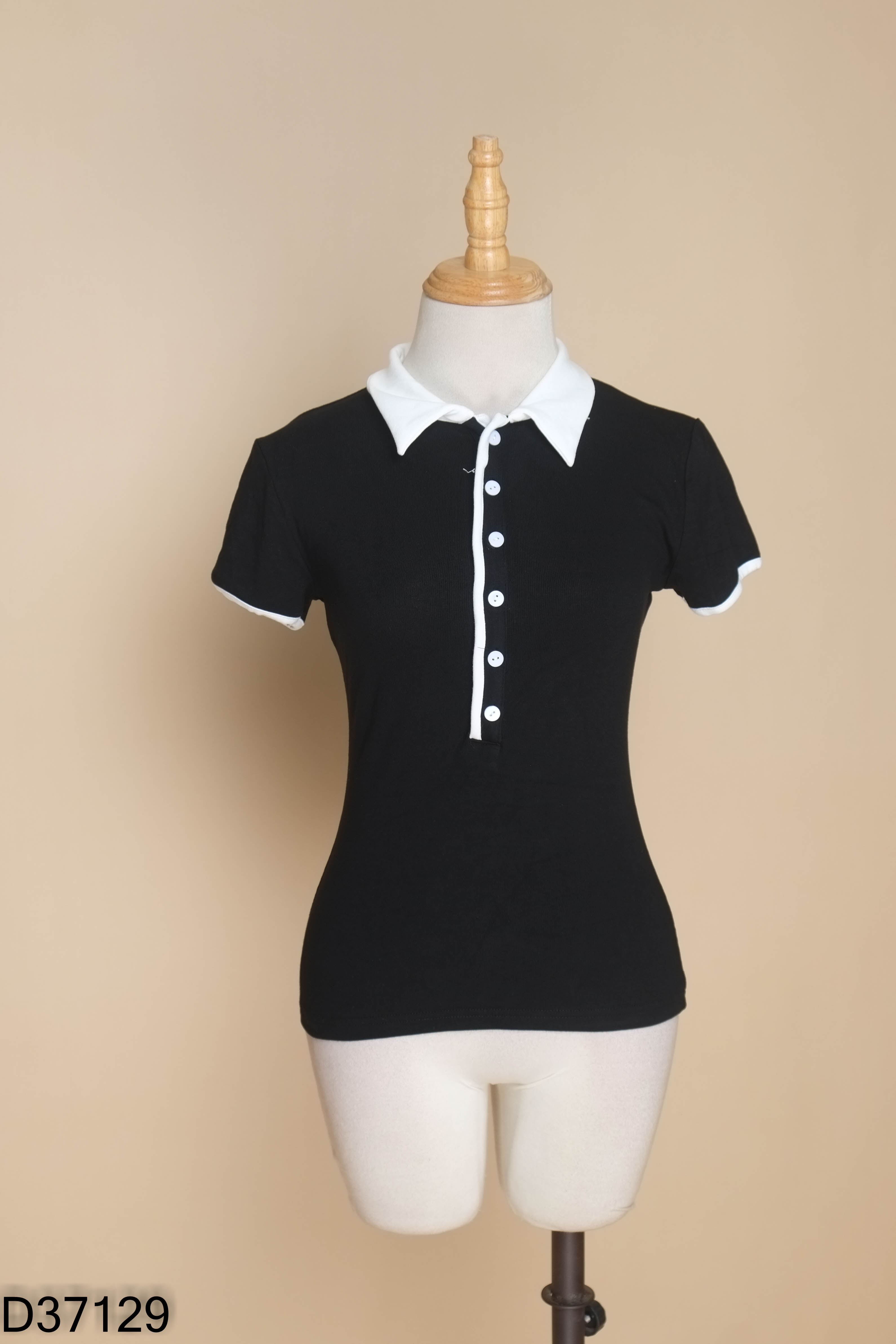 NEWTAG Áo KAYLIN đen viền trắng