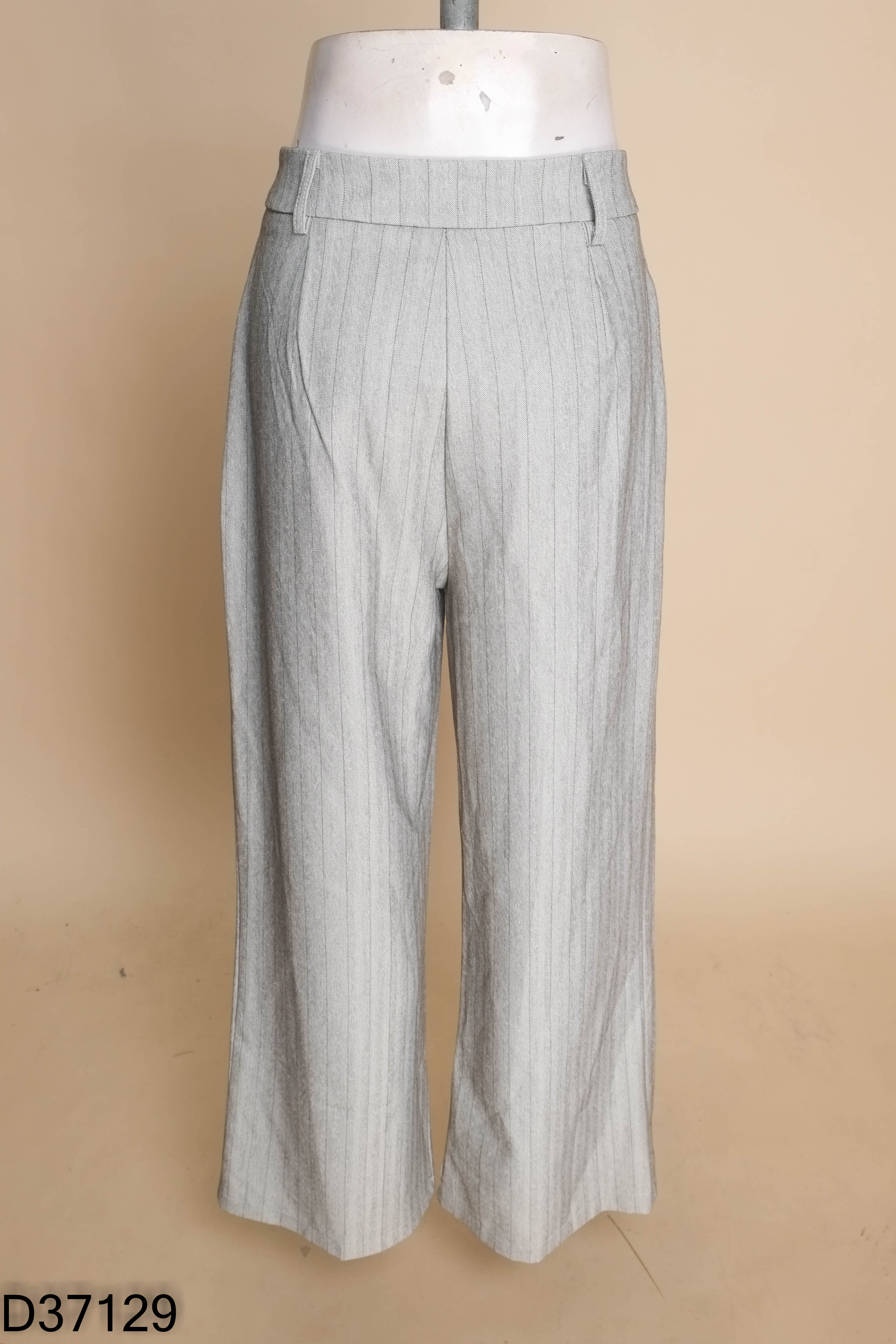 NEWTAG Quần culottes xám sọc