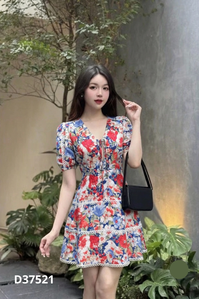 Váy xanh đỏ họa tiết EDINI