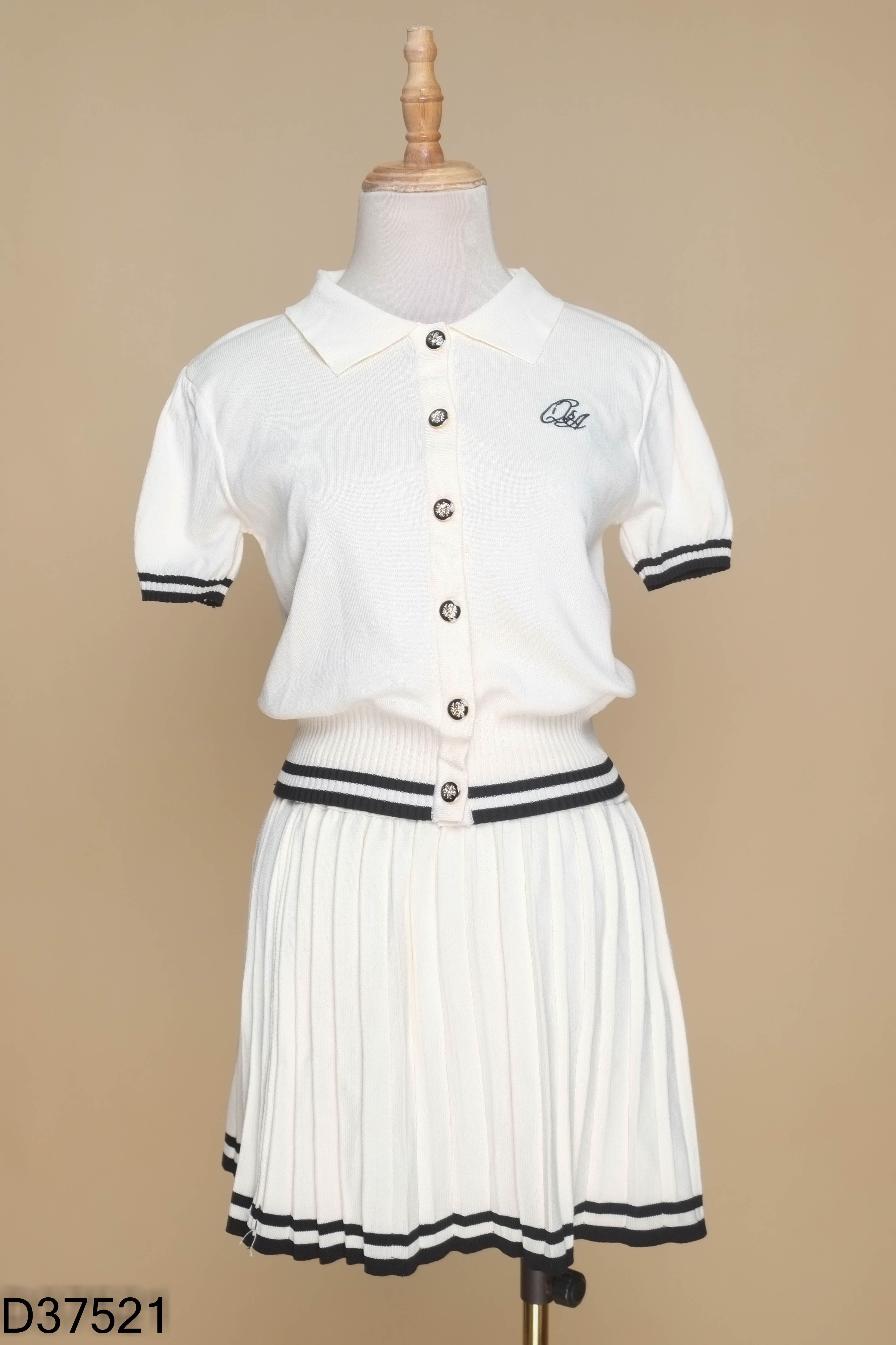 Set Áo cardigan be tay ngắn + Chân váy