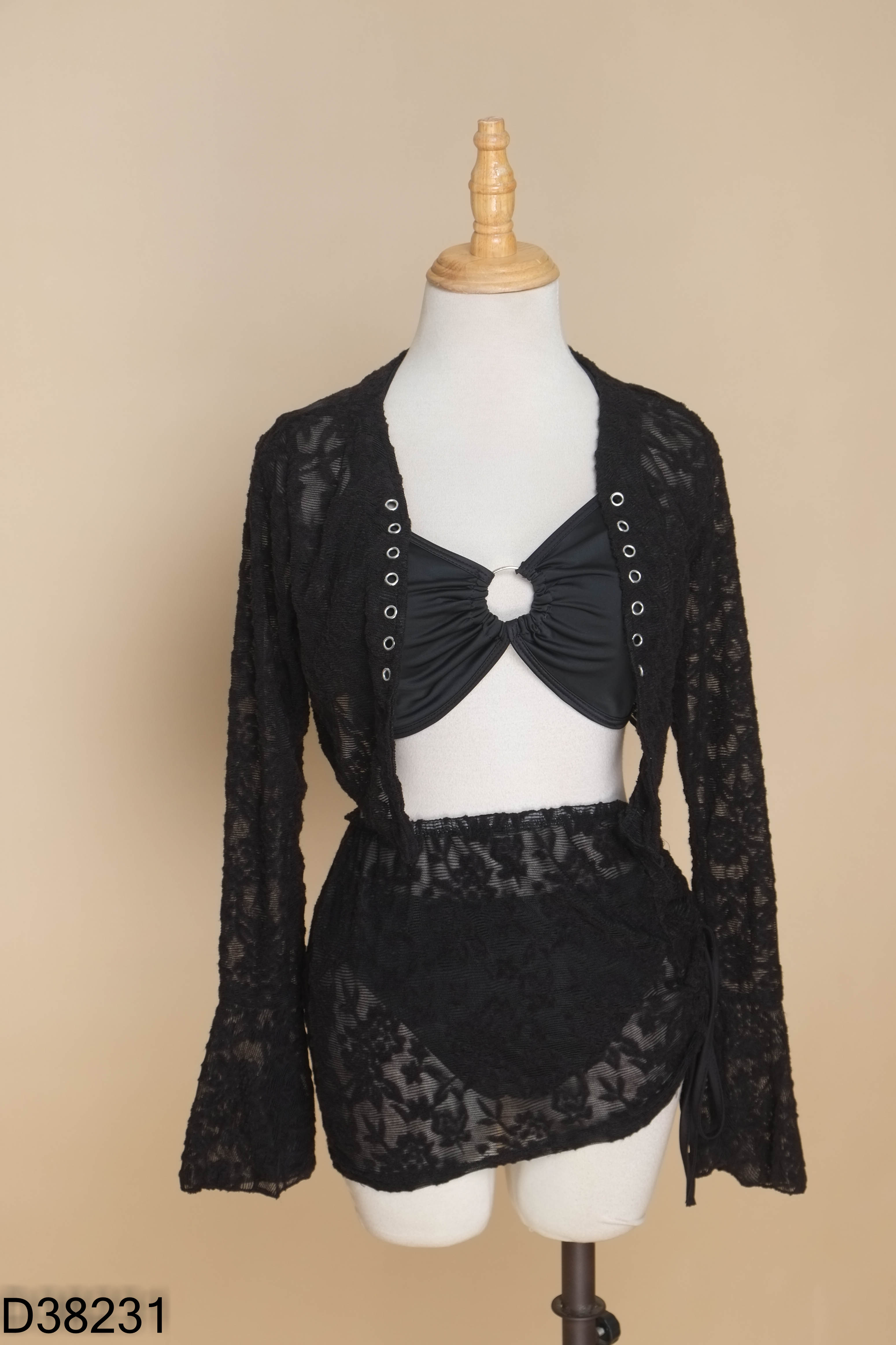 Set Bikini 4 món đen phối áo ren
