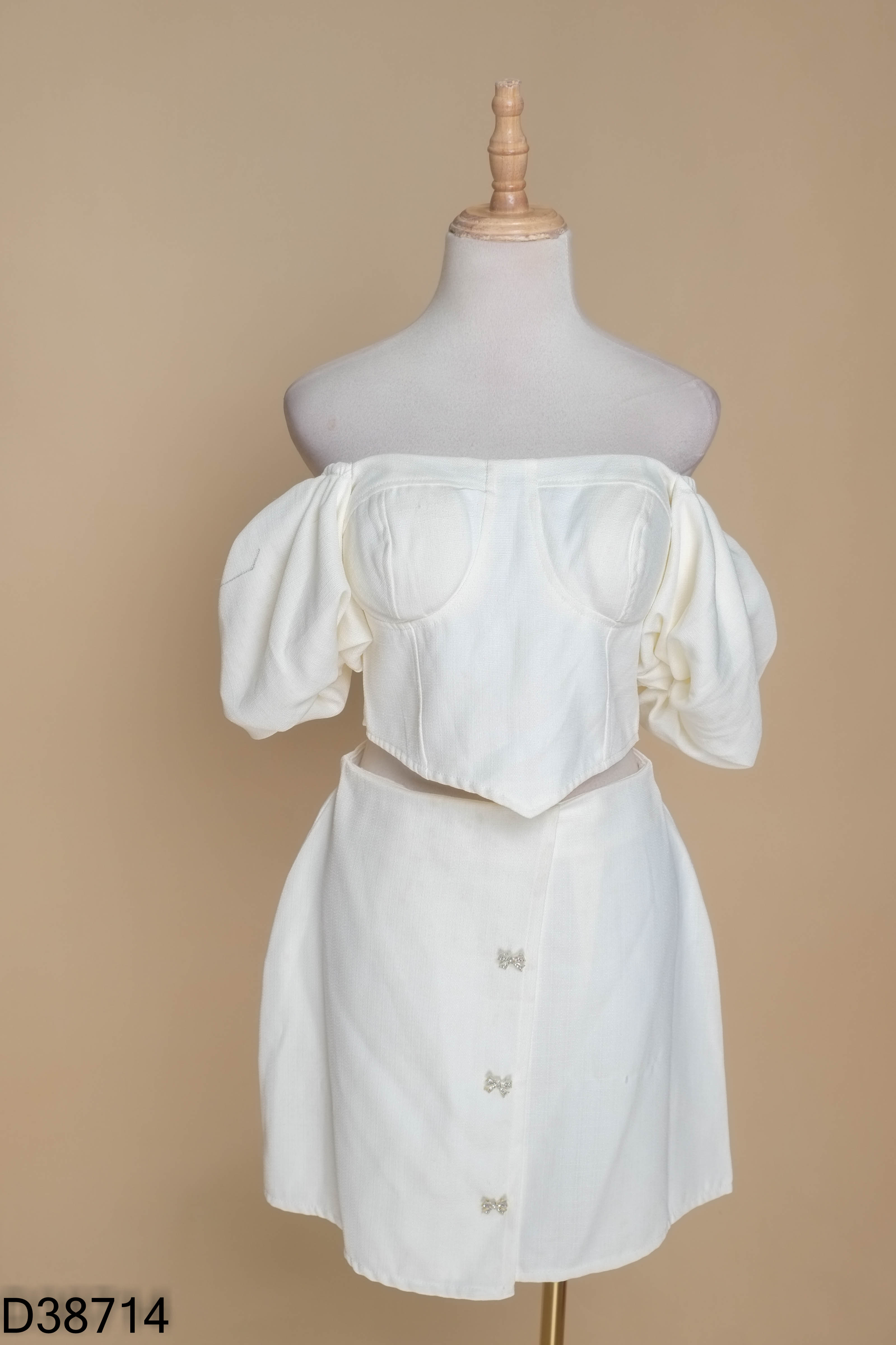 Set tweed kem croptop + chân váy