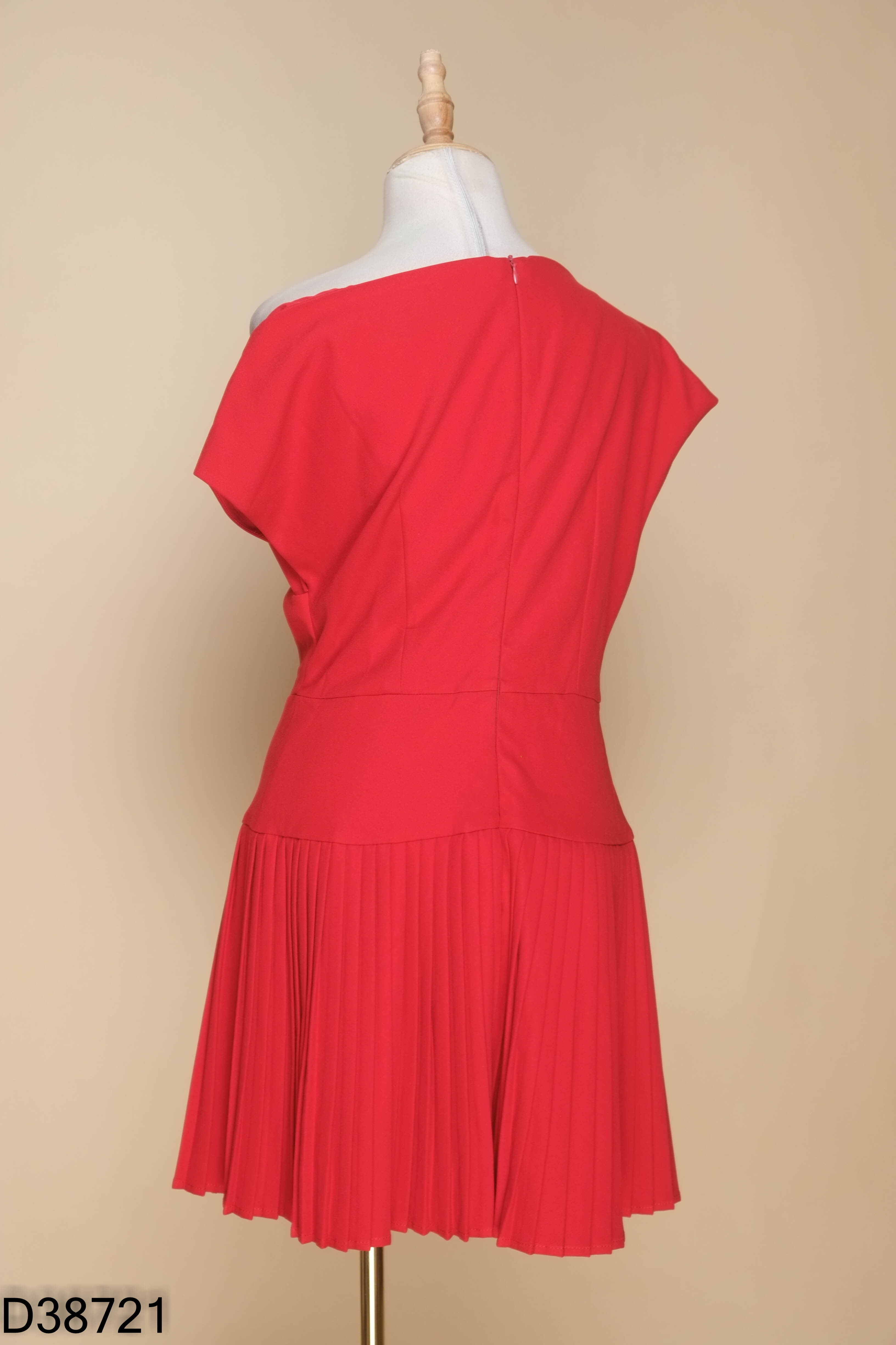 Váy TOP SHOP đỏ đính hoa