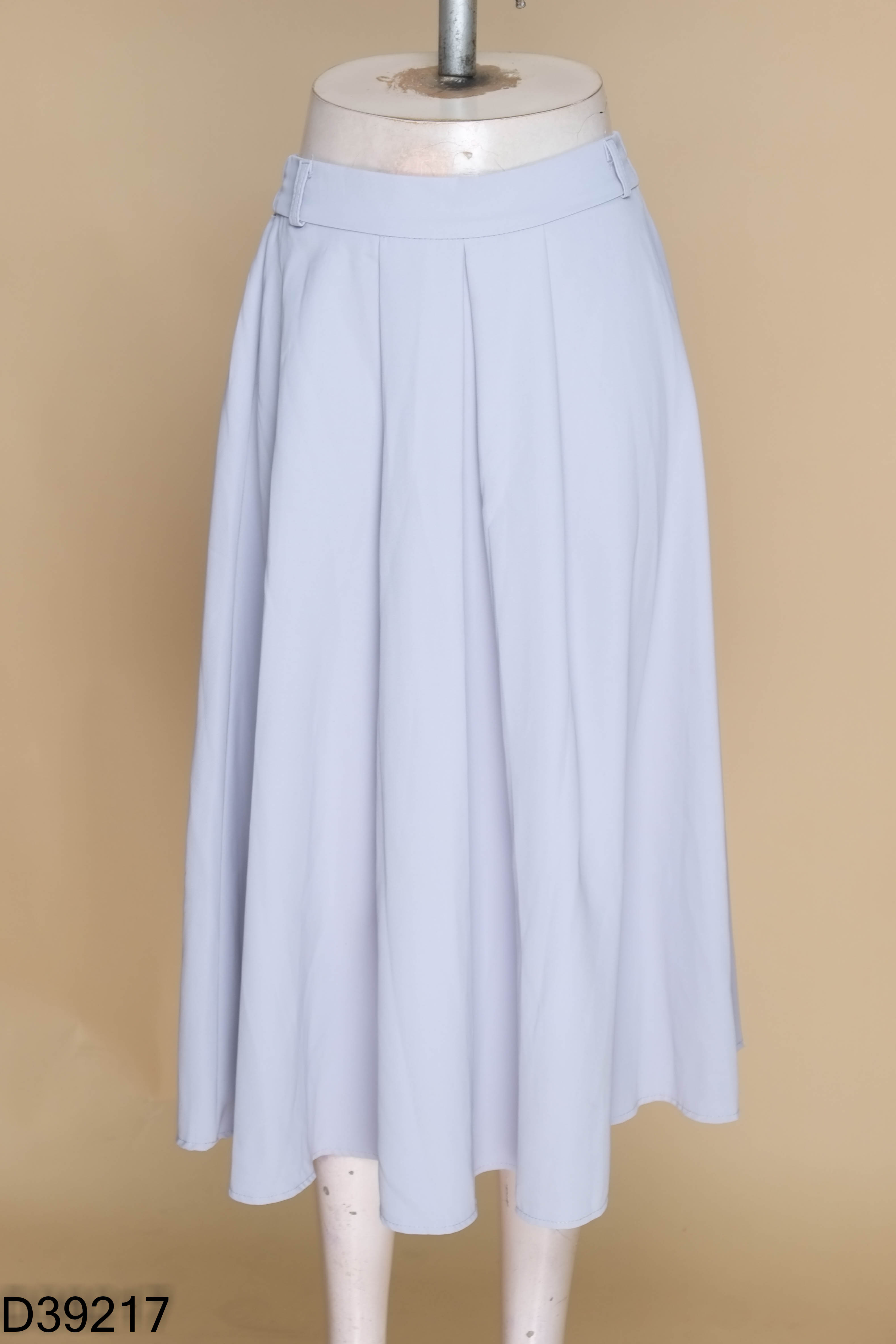 Chân váy nhỡ xanh xếp ly