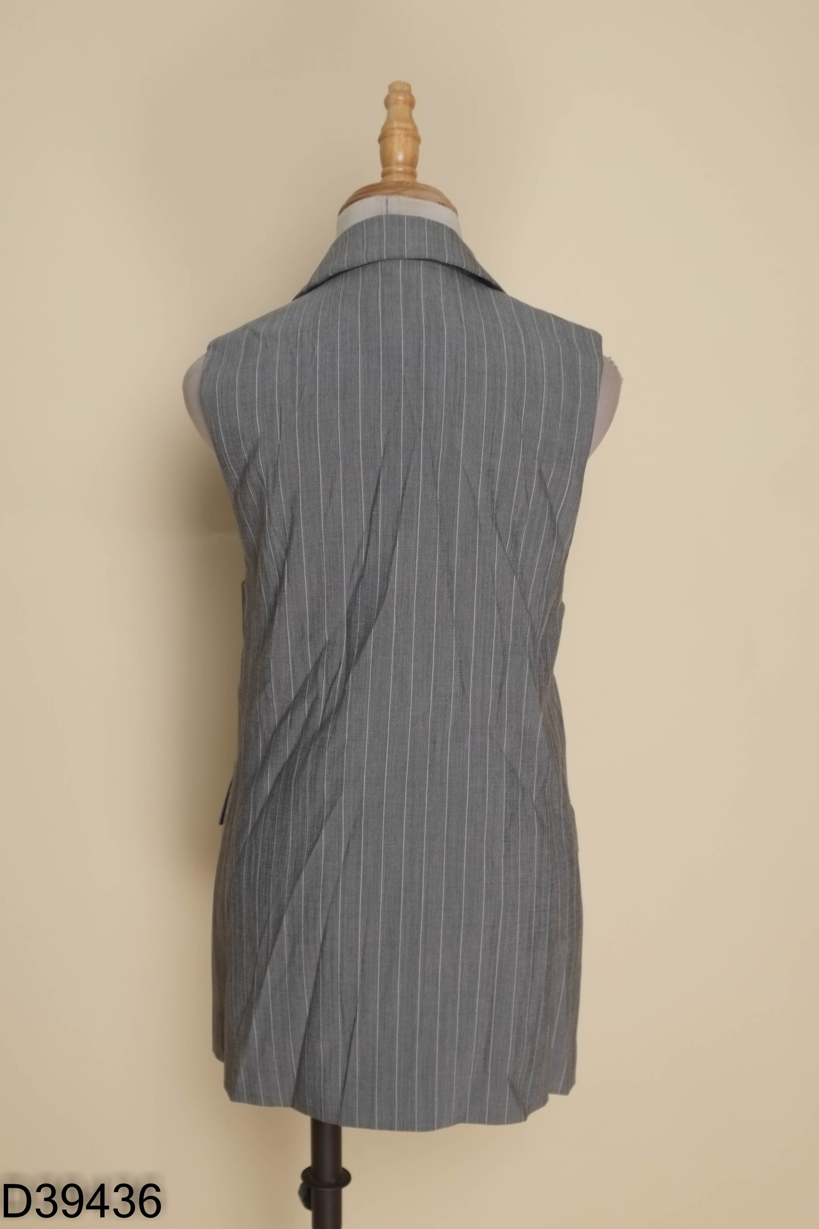 Áo gile xám sọc cổ vest