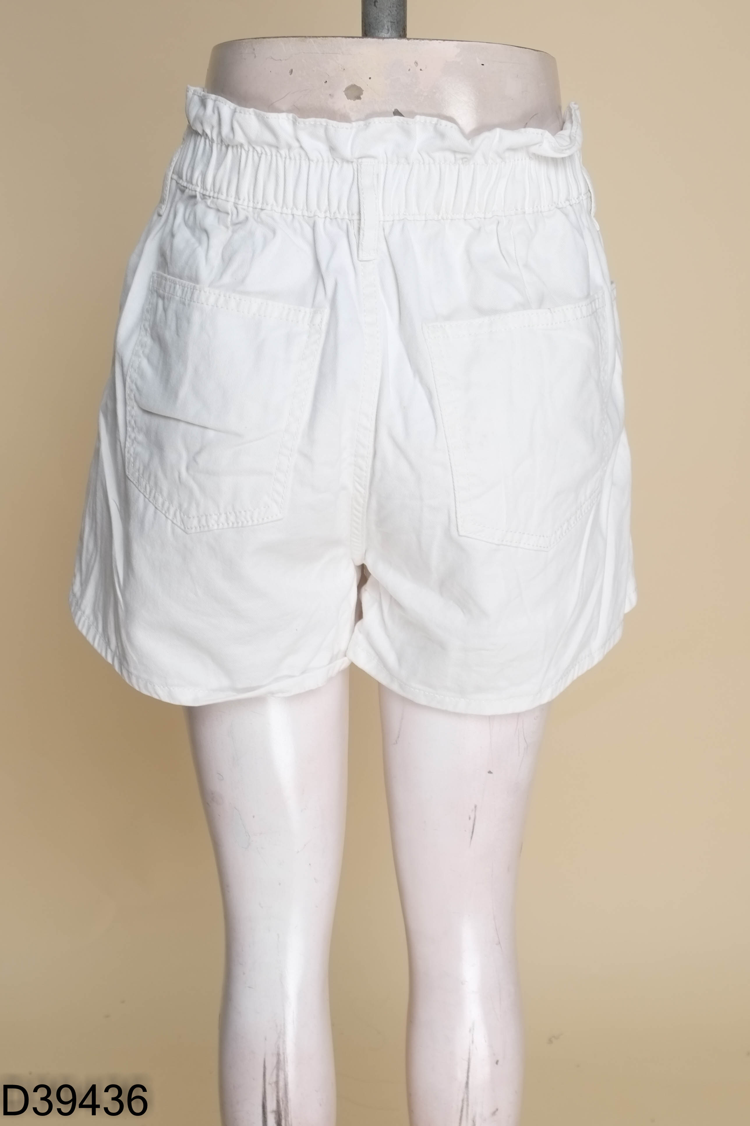 Quần shorts SINSAY jeans trắng