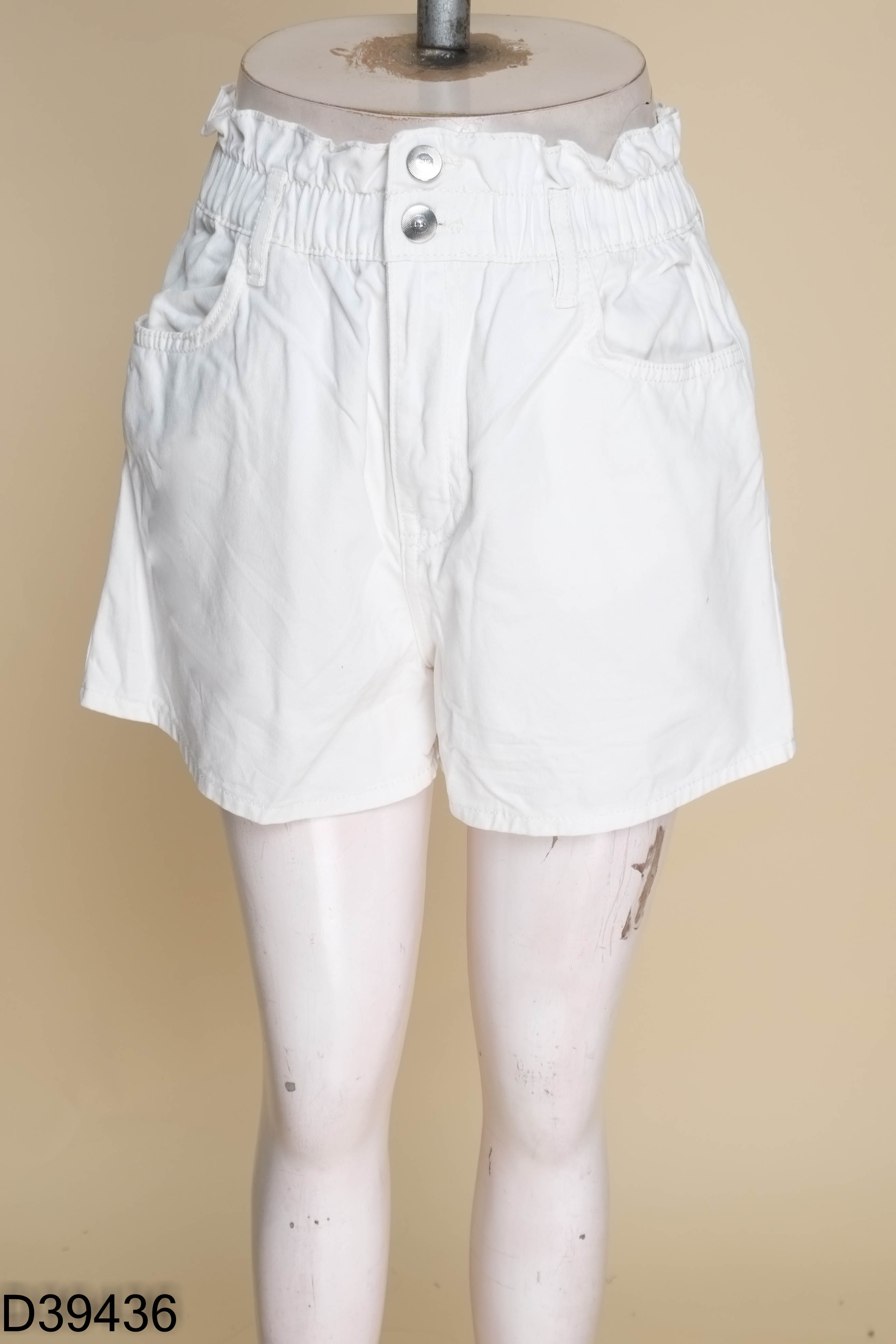 Quần shorts SINSAY jeans trắng