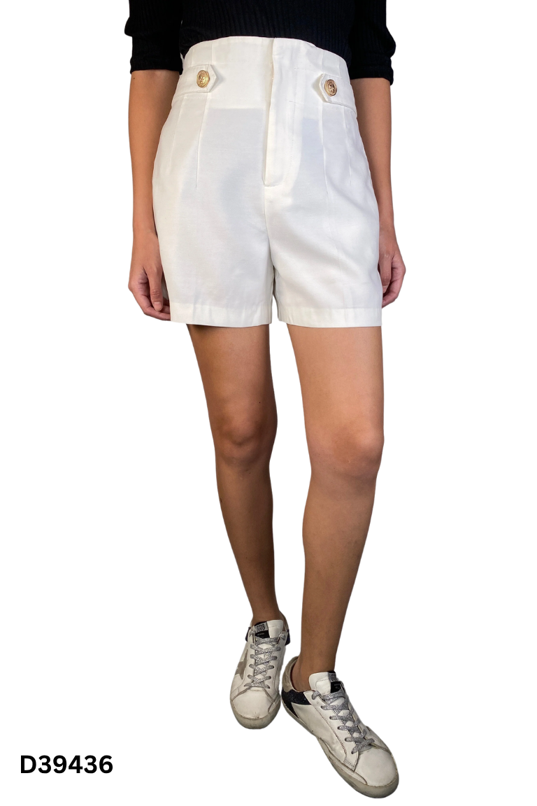 Quần shorts ZARA trắng cúc vàng