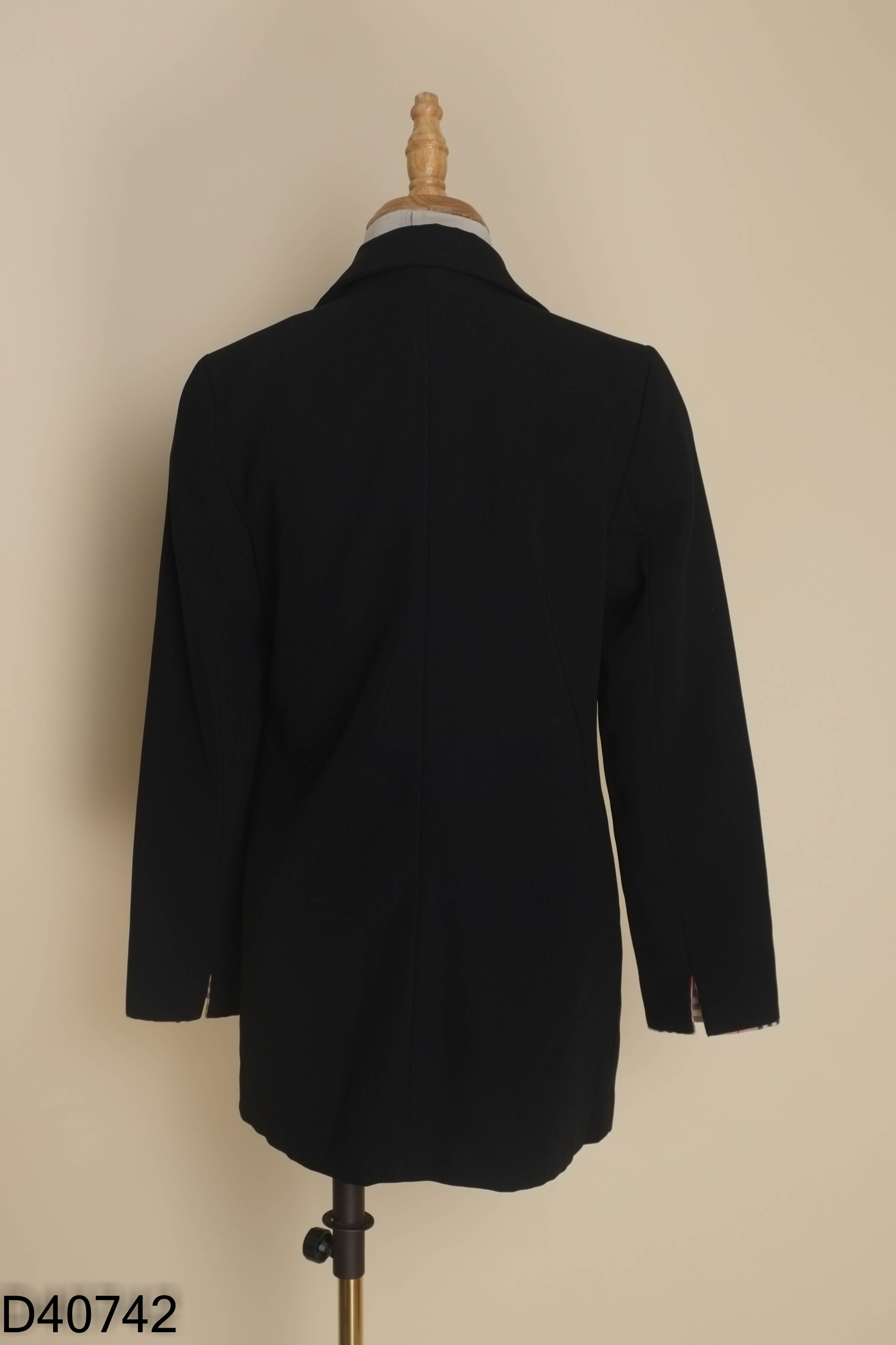 Áo blazer đen trơn