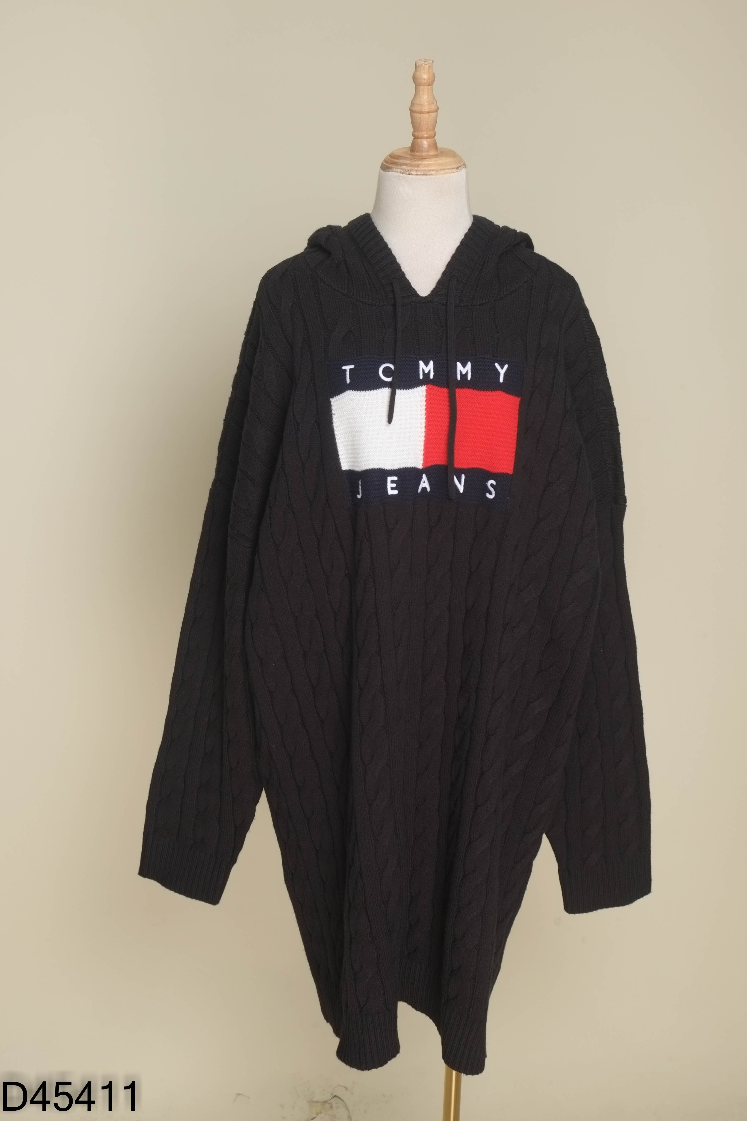 Váy len TOMMY HILFIGER đen thêu hình