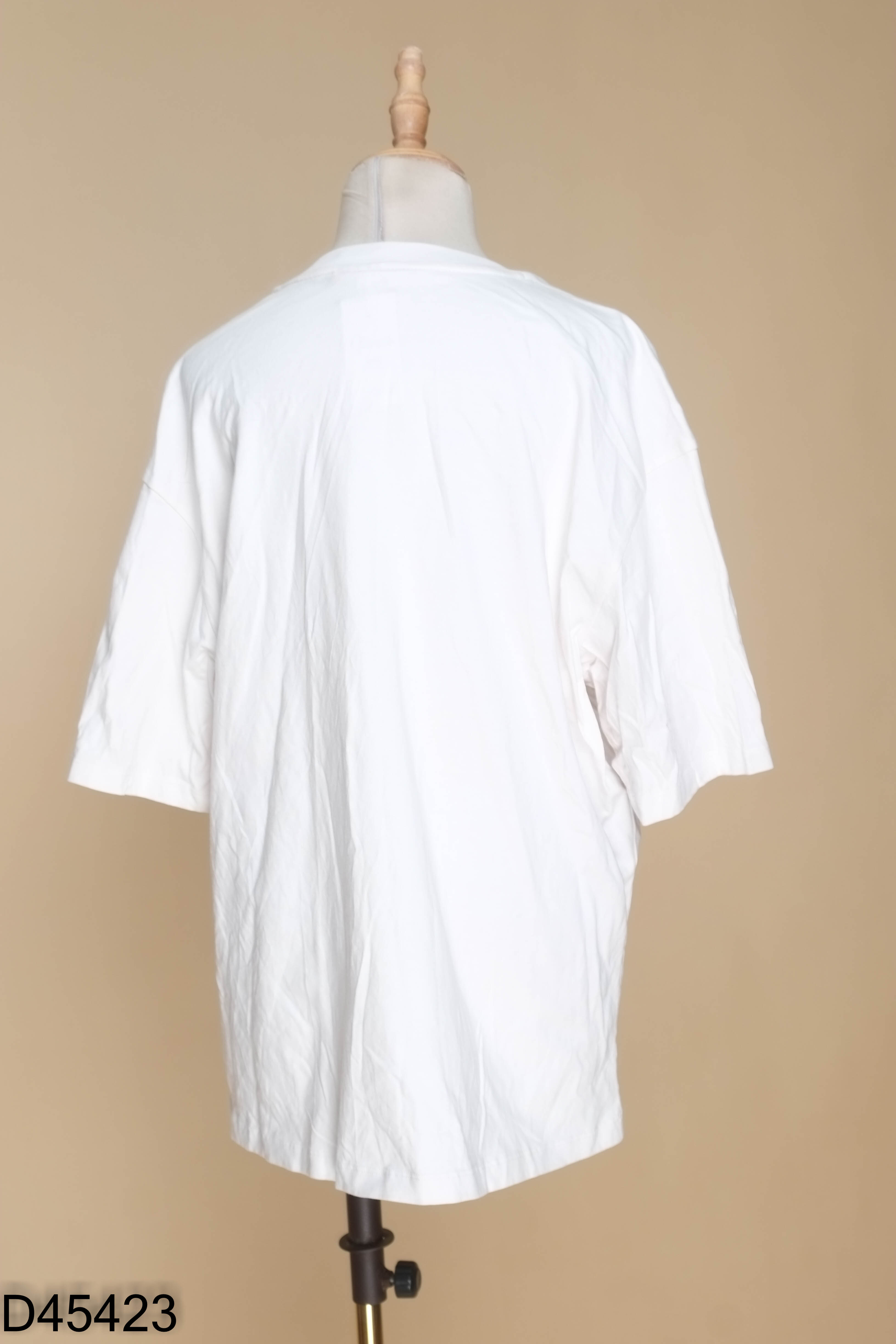 Áo trắng ADIDAS in chữ
