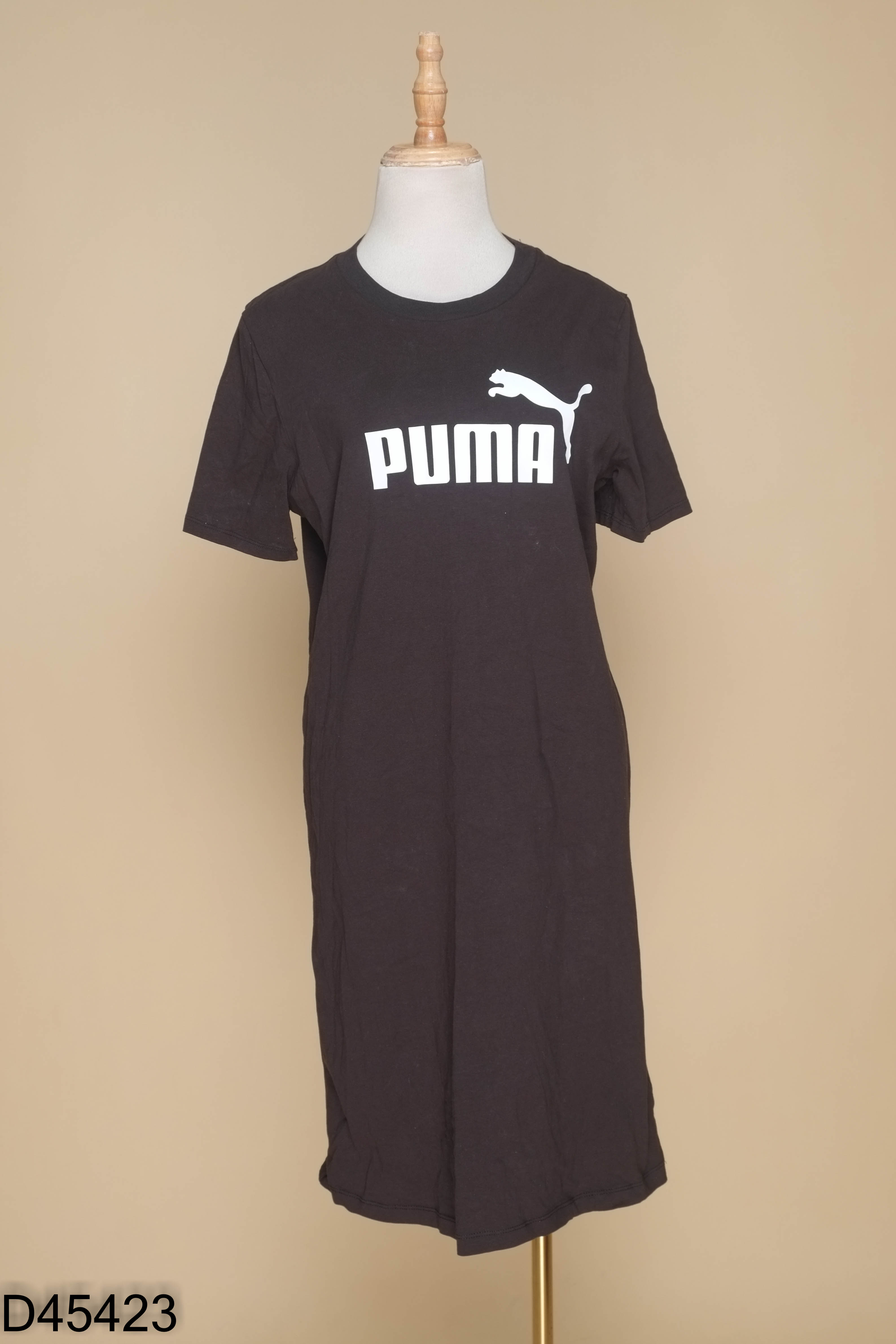 Váy PUMA đen in chữ
