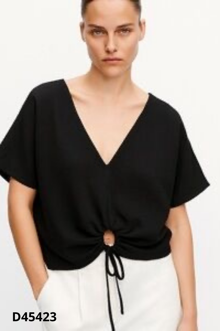 Áo đen ZARA cổ V (xuất)