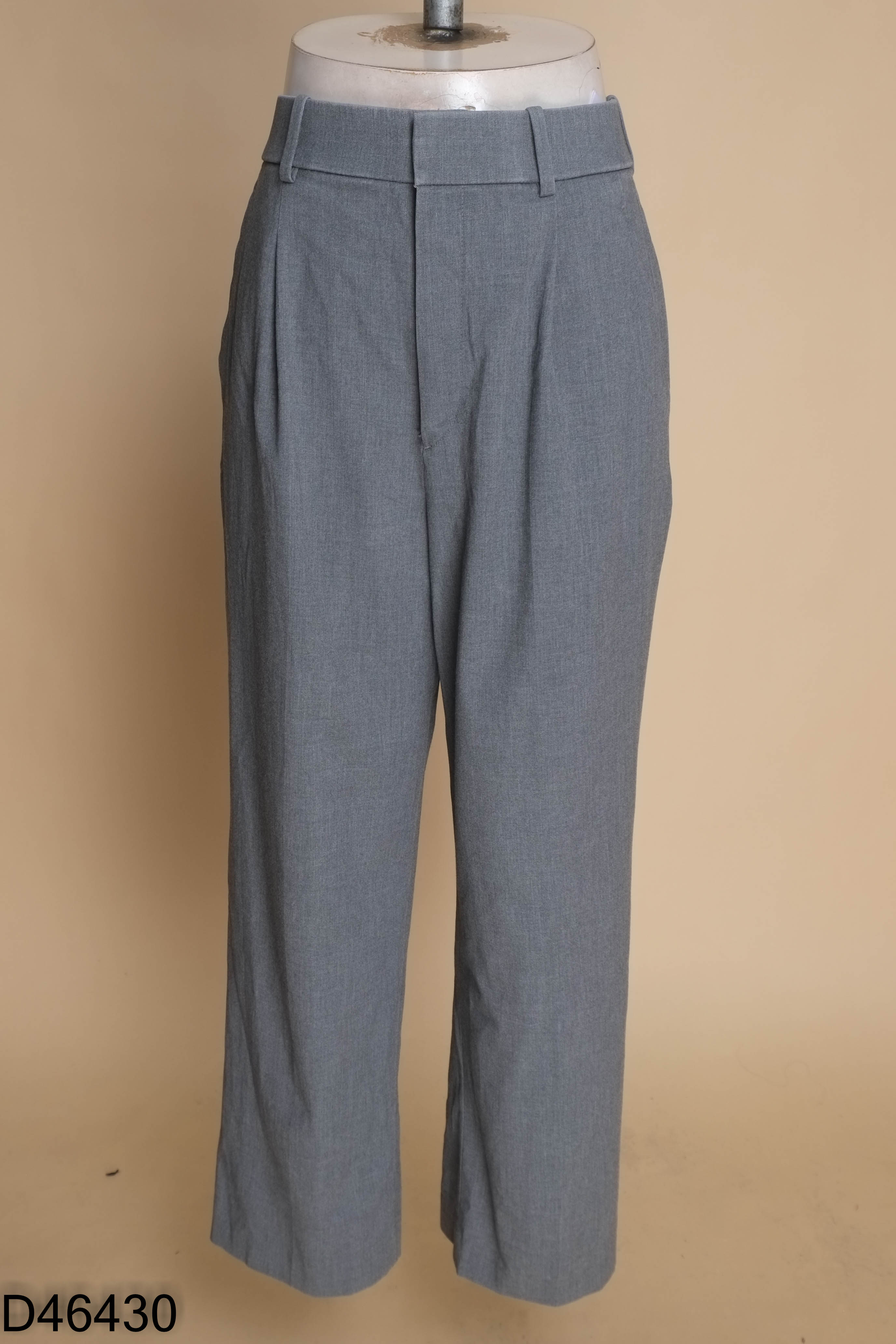 Quần dài UNIQLO xám trơn