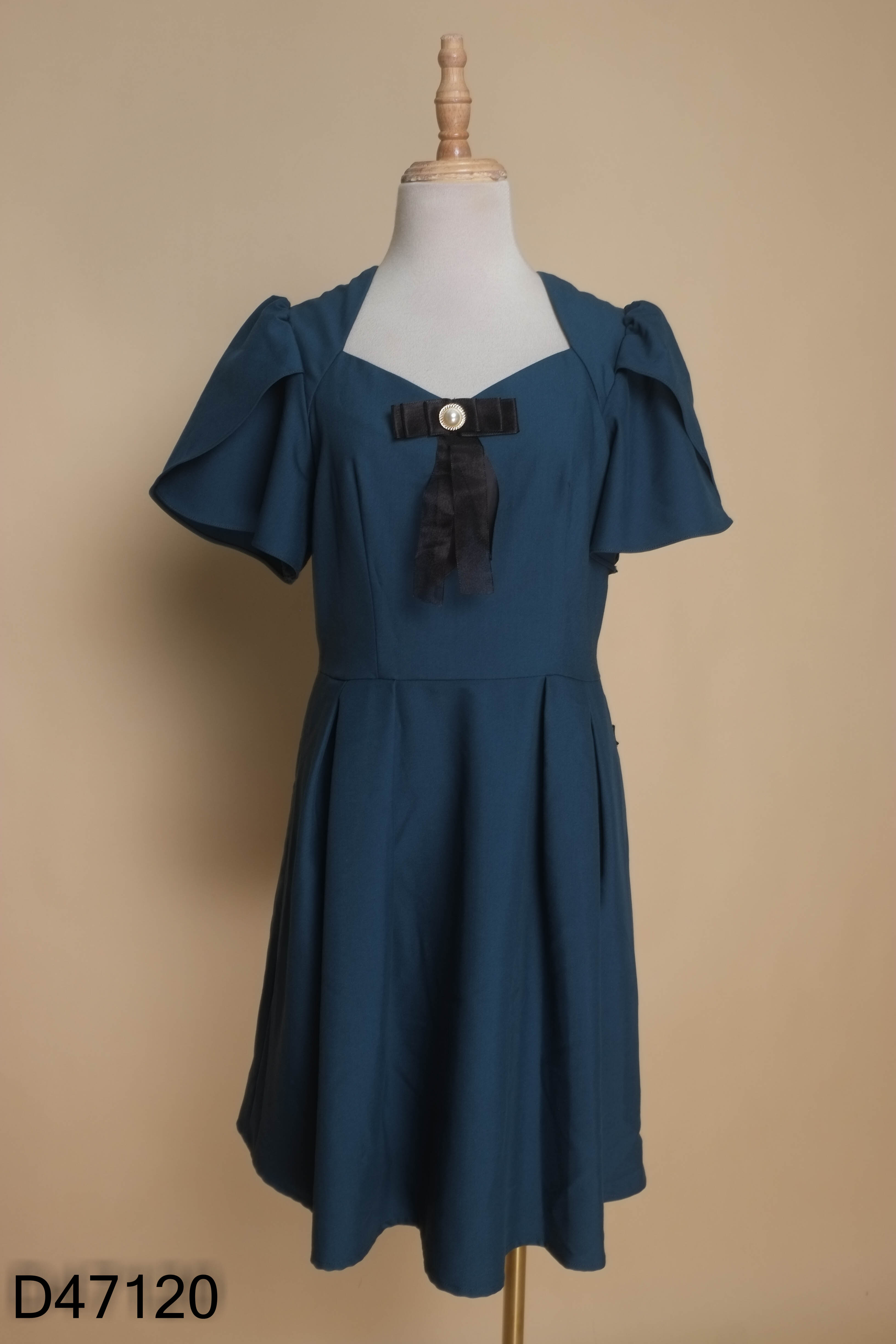 Váy CUNNIE STORE xanh đính nơ