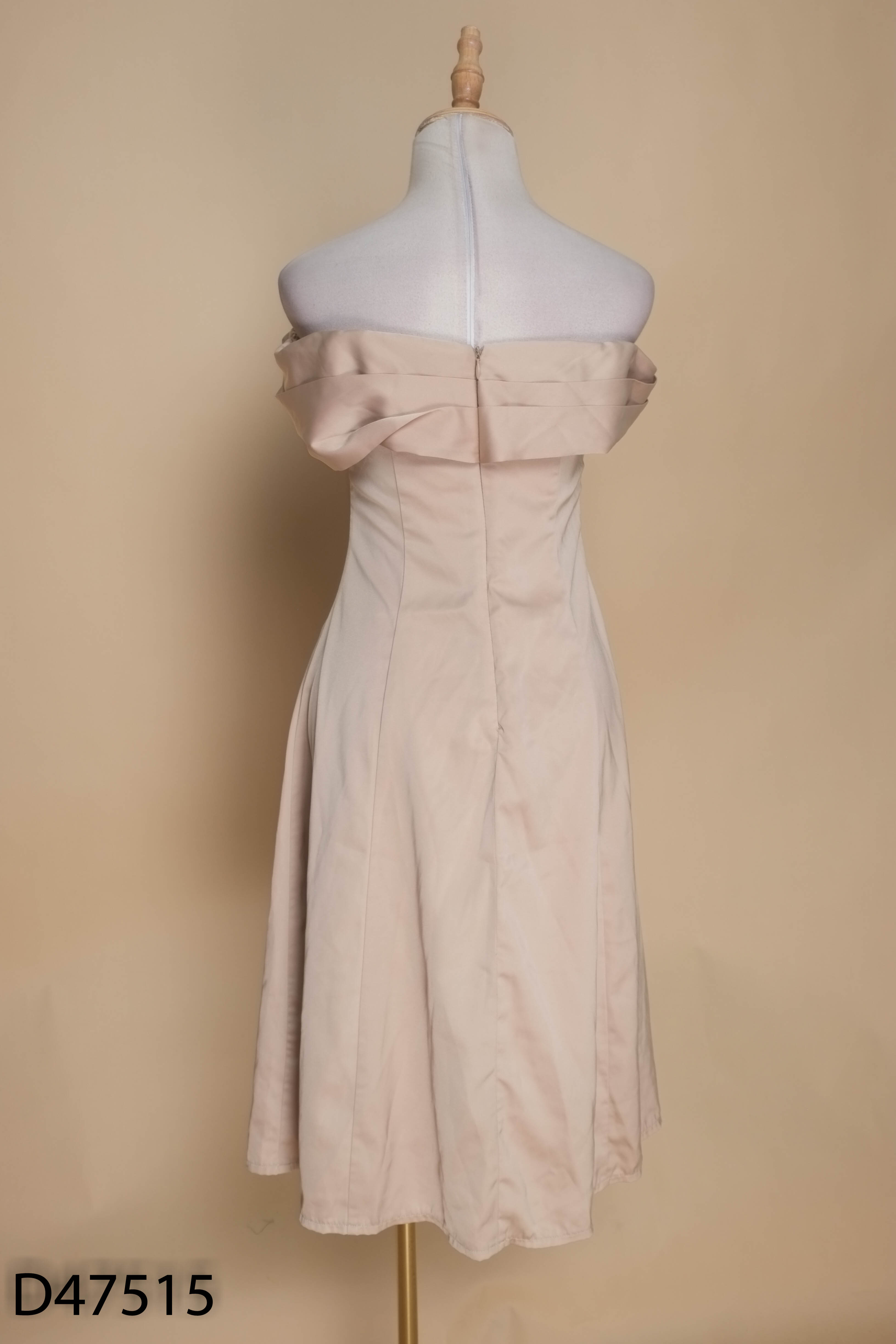Váy lụa nâu MARC phối kiểu
