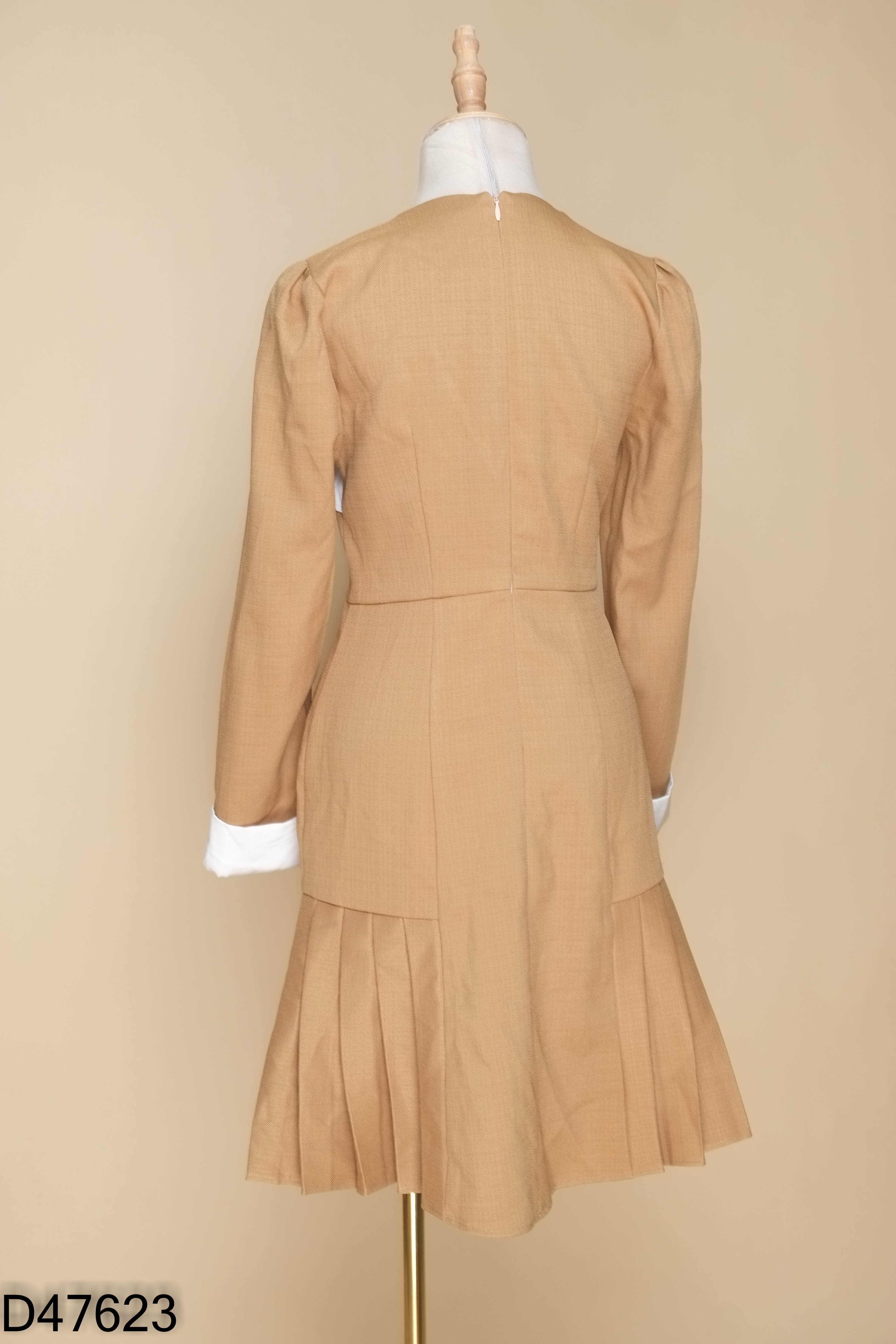 Váy nâu CHARME STORE phối trắng đính ngọc