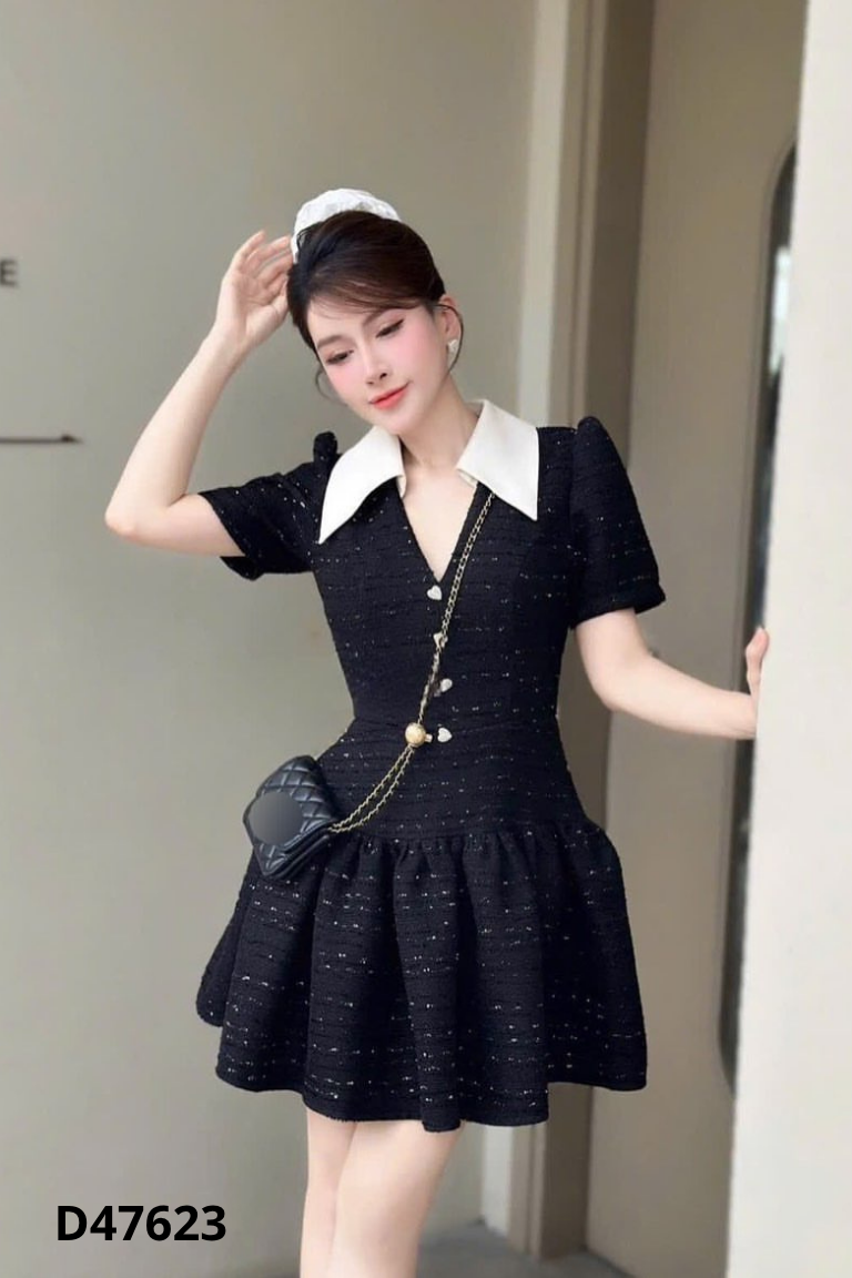 Váy dạ đen phối cổ be