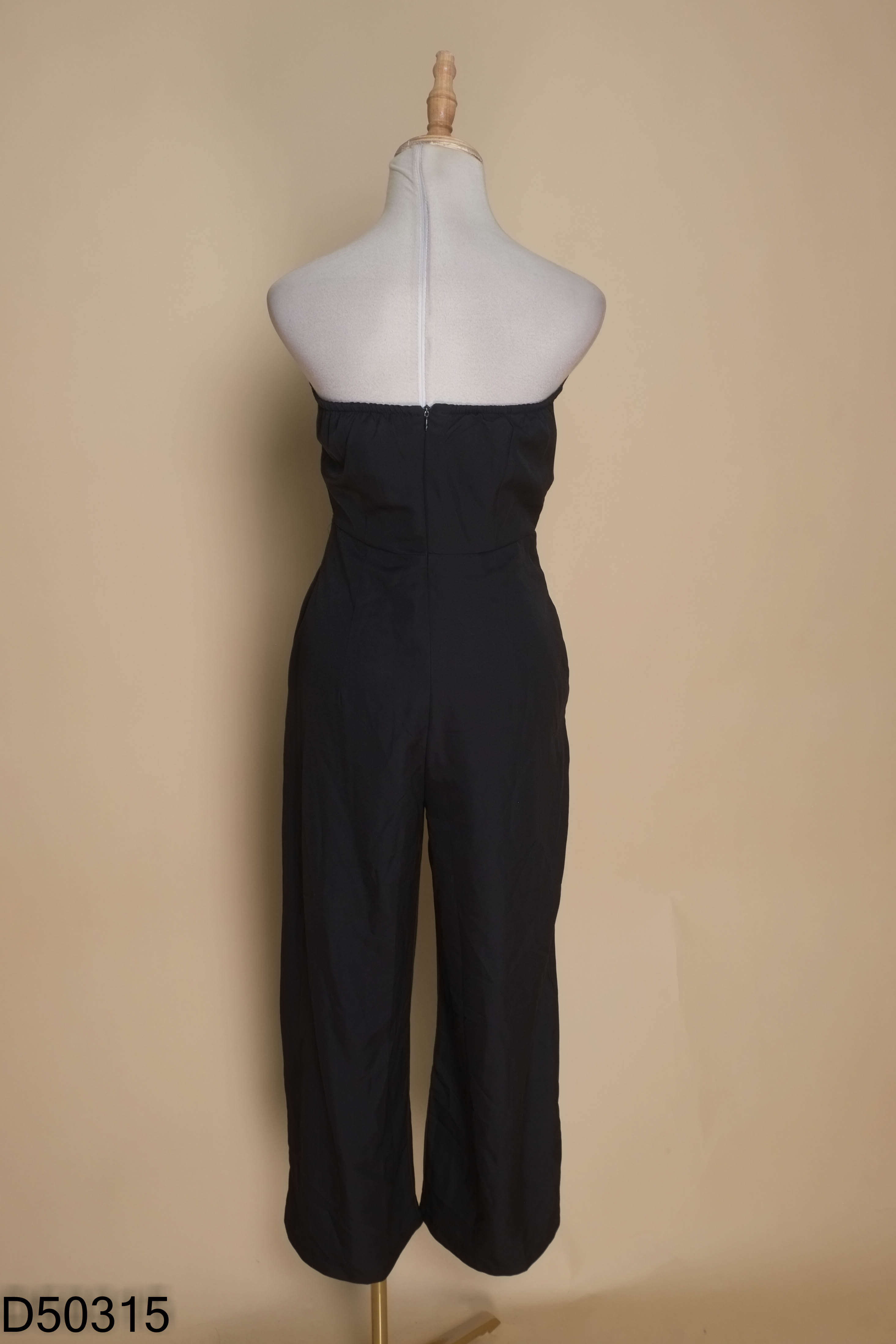 NEWTAG Jumpsuits đen cúp ngực