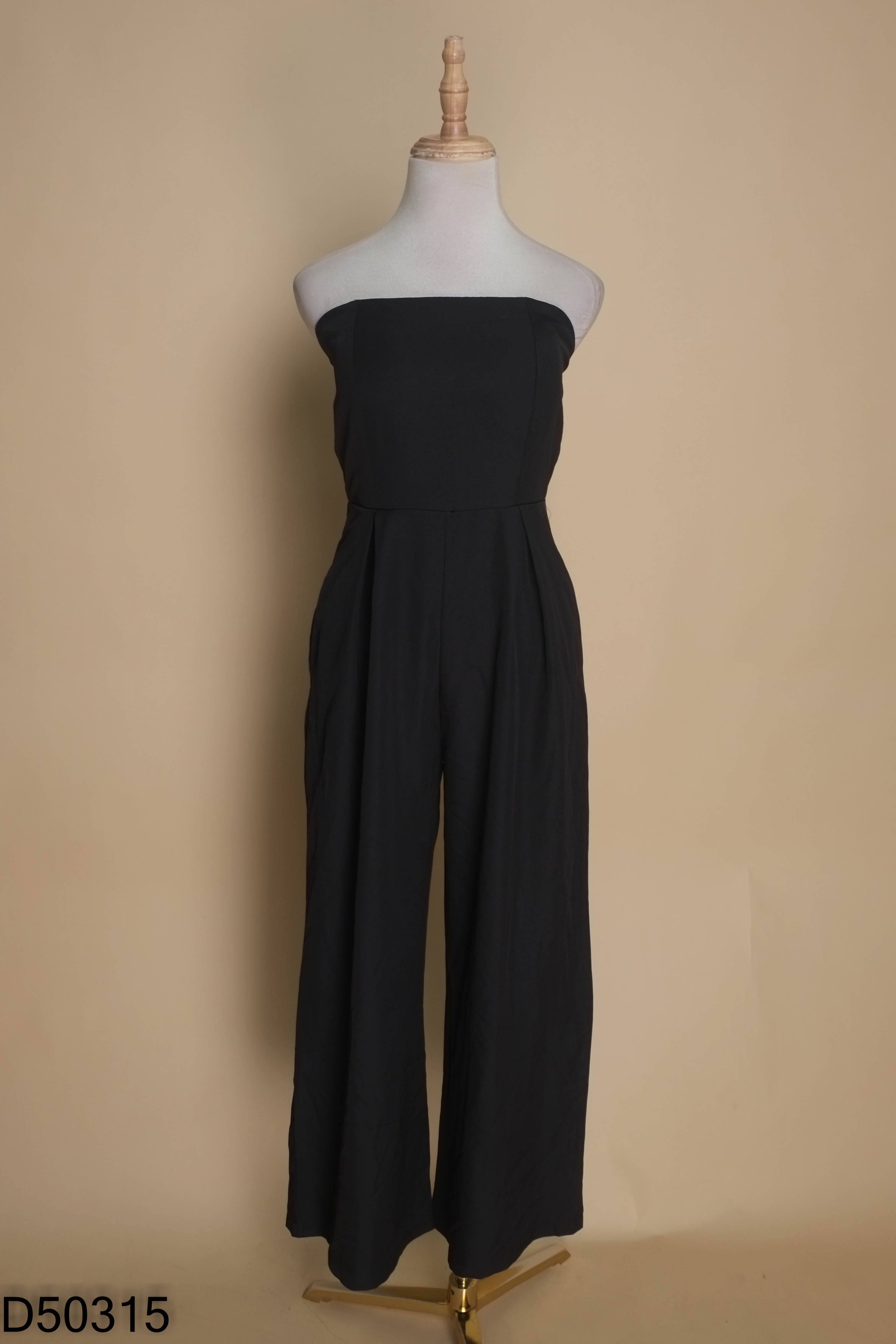 NEWTAG Jumpsuits đen cúp ngực