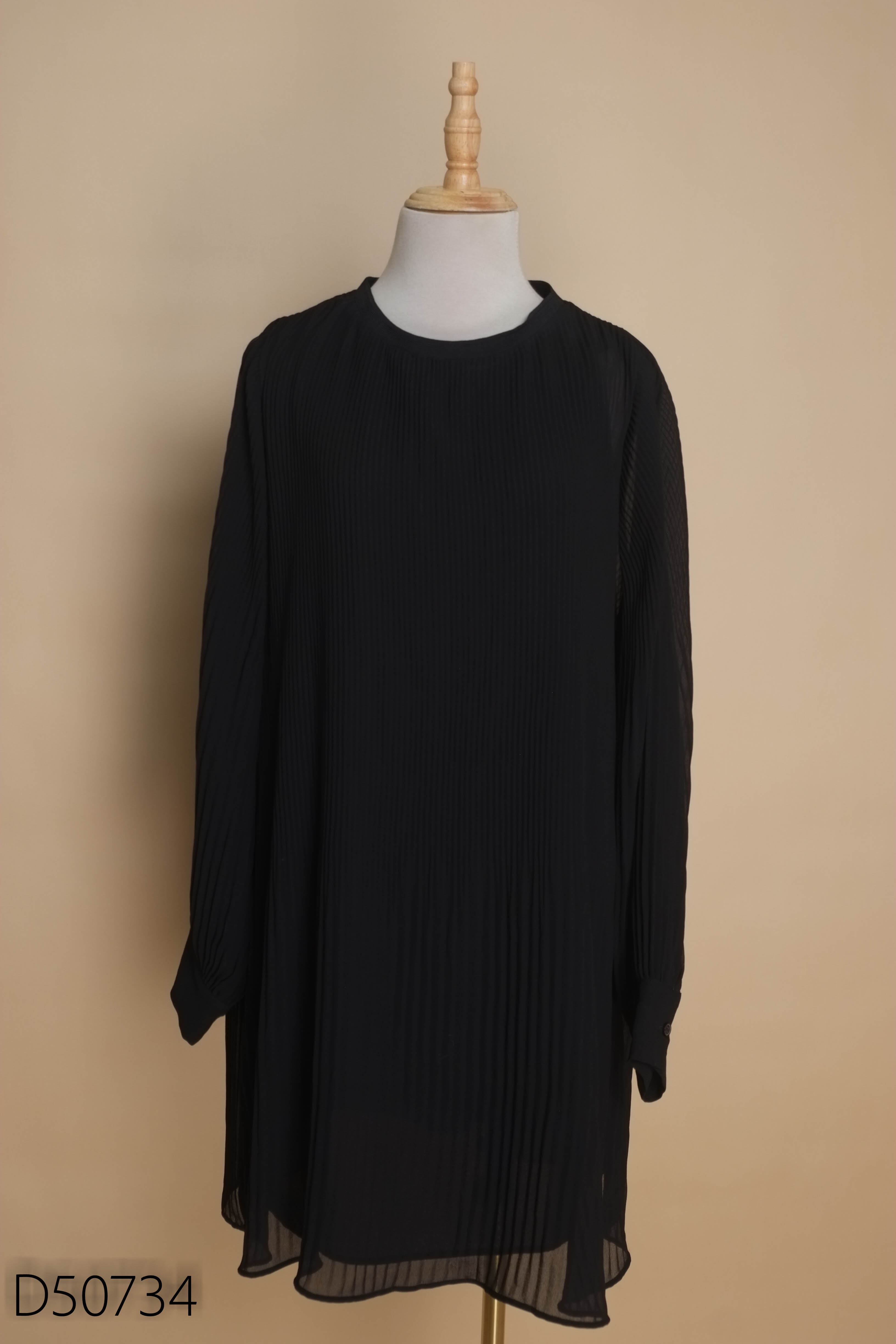 Váy đen ZARA gấp ly suông