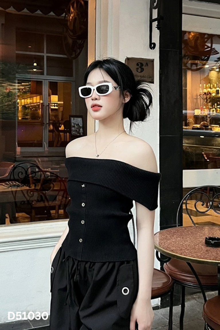 Áo trễ vai TI NGOAN đen trơn