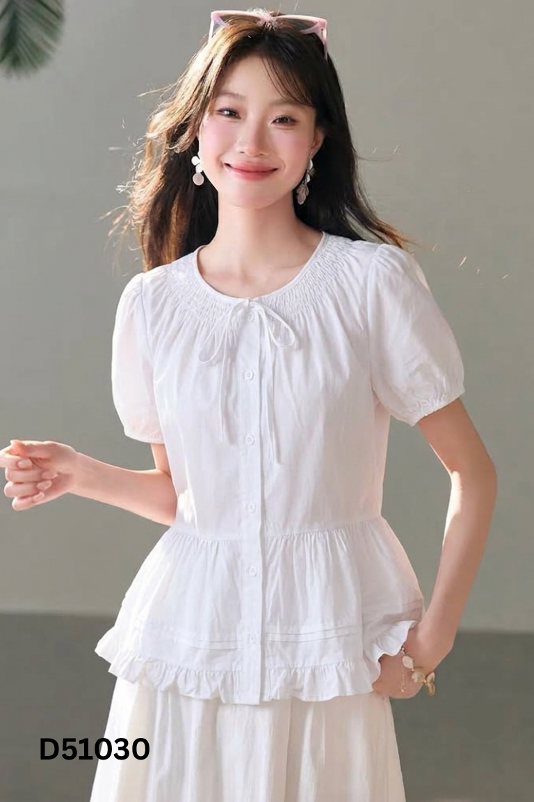 Áo thô xanh phối cúc