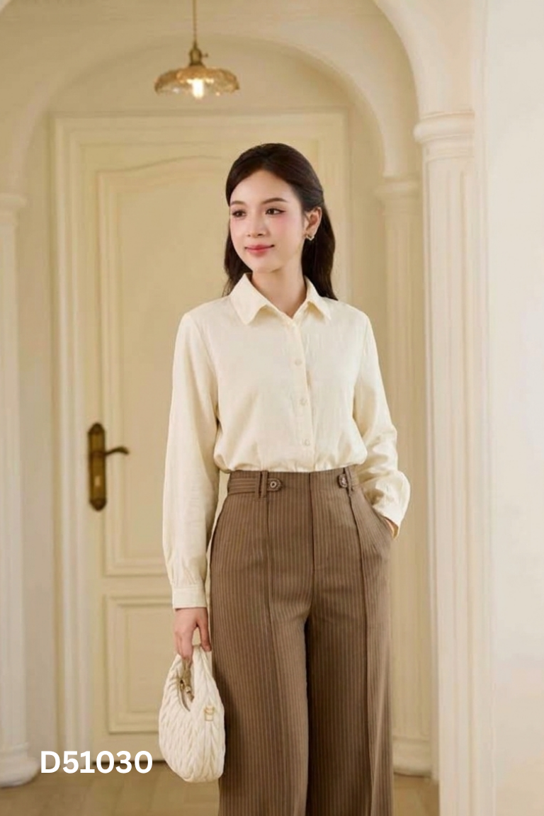 Áo sơ mi trơn be nhạt