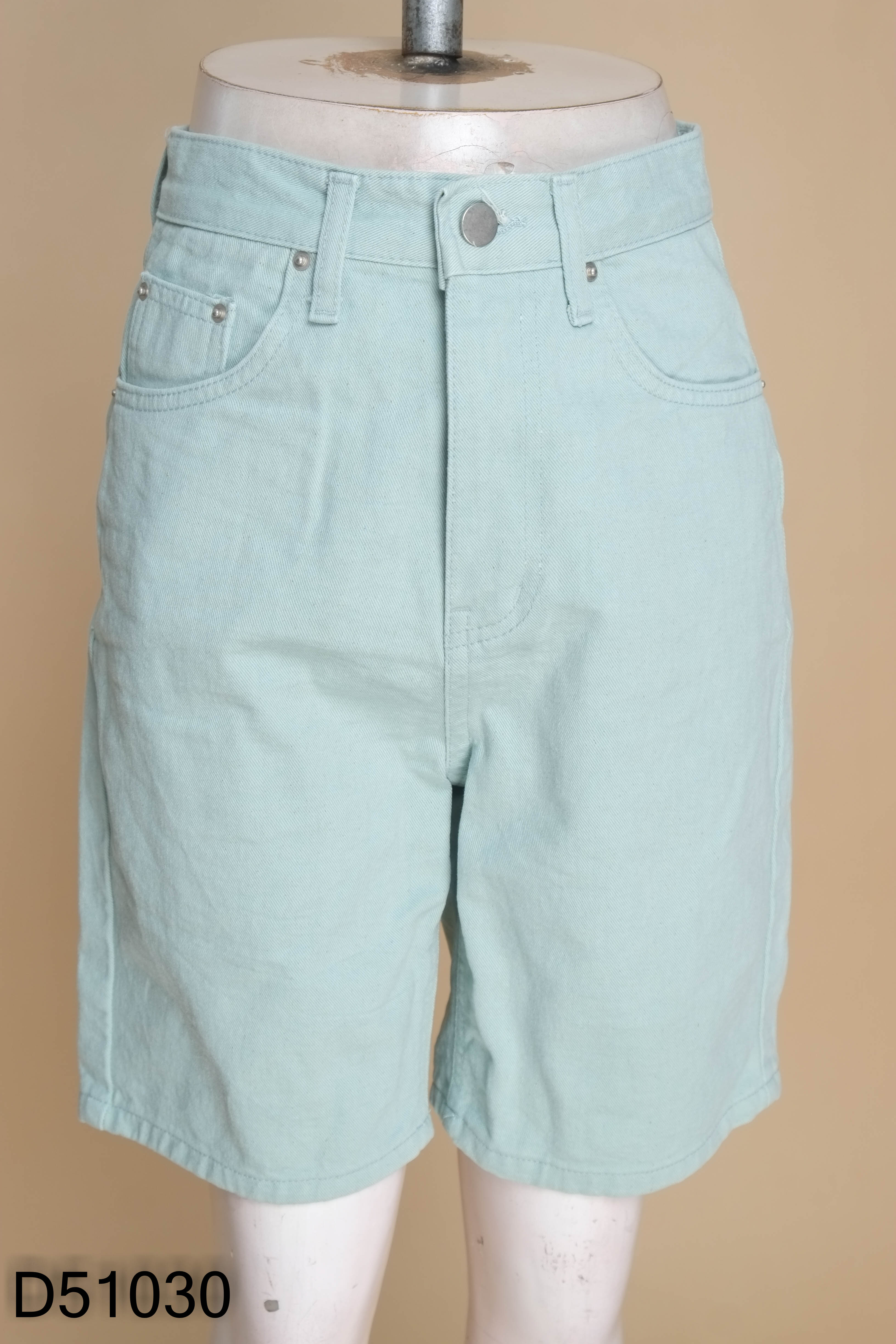 Quần shorts jeans xanh lửng
