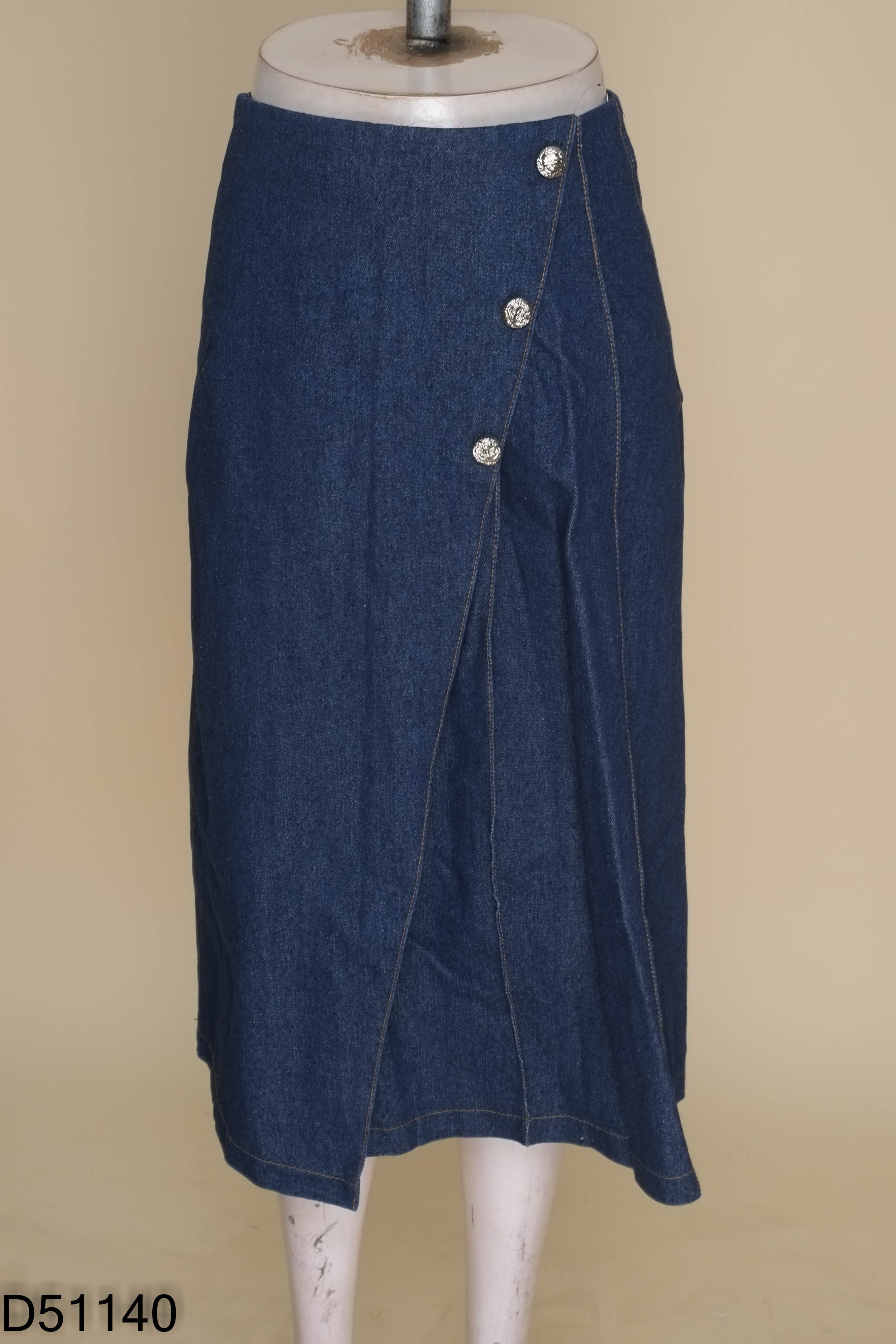 Chân váy jeans xanh RECHIC cúc đồng