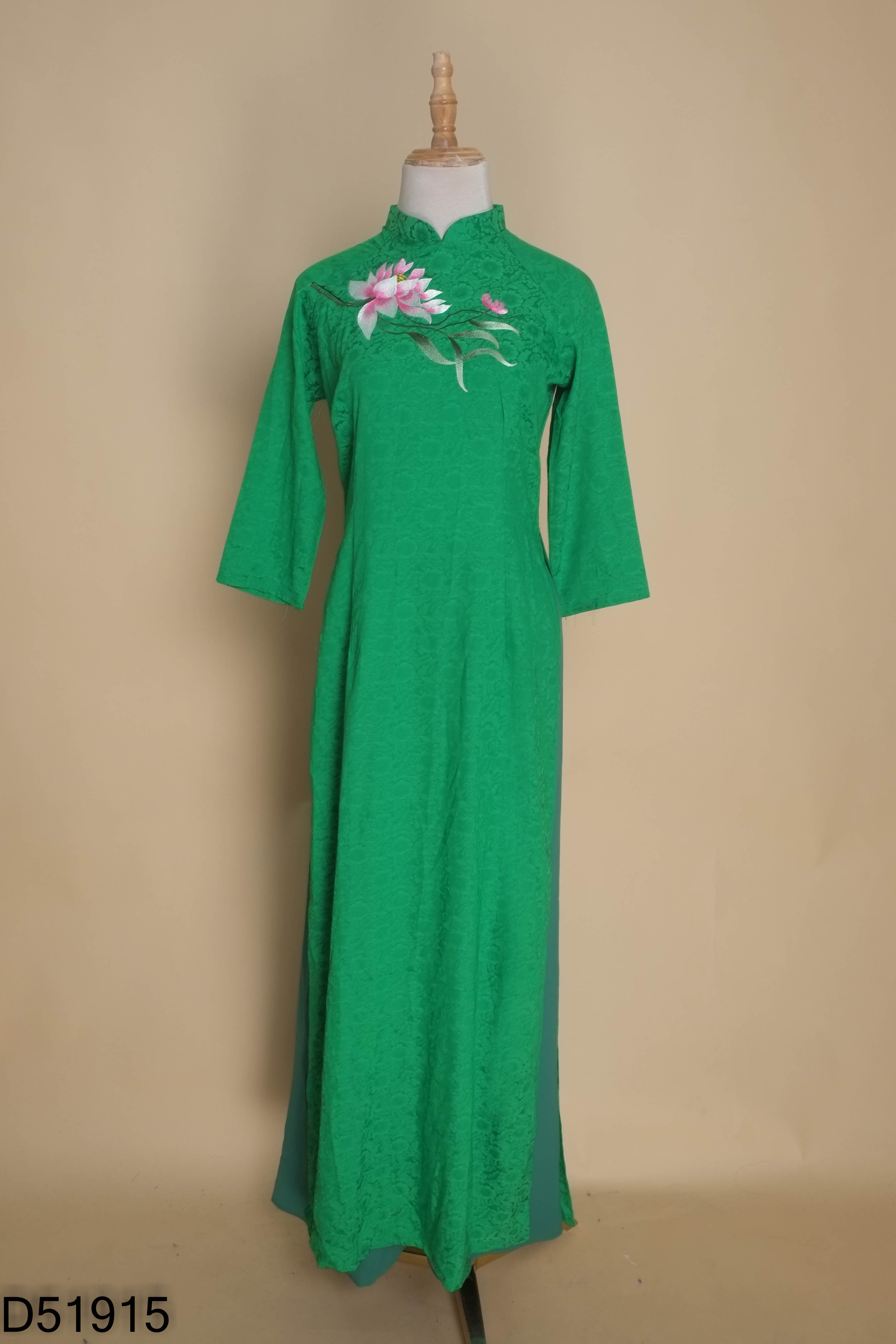 Set áo dài xanh thêu hoa