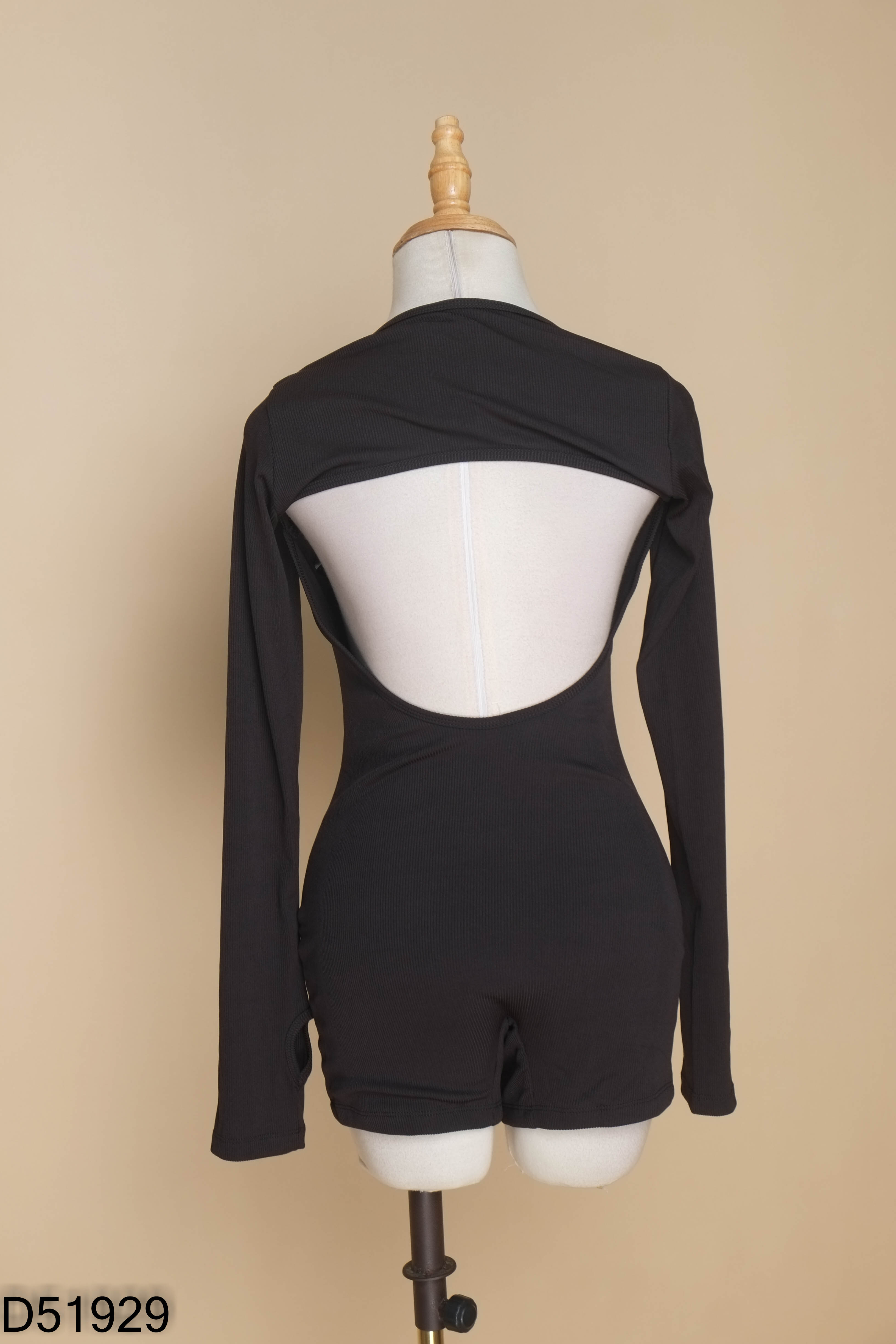 NEWTAG Set Jumpsuits hai dây đen kèm áo