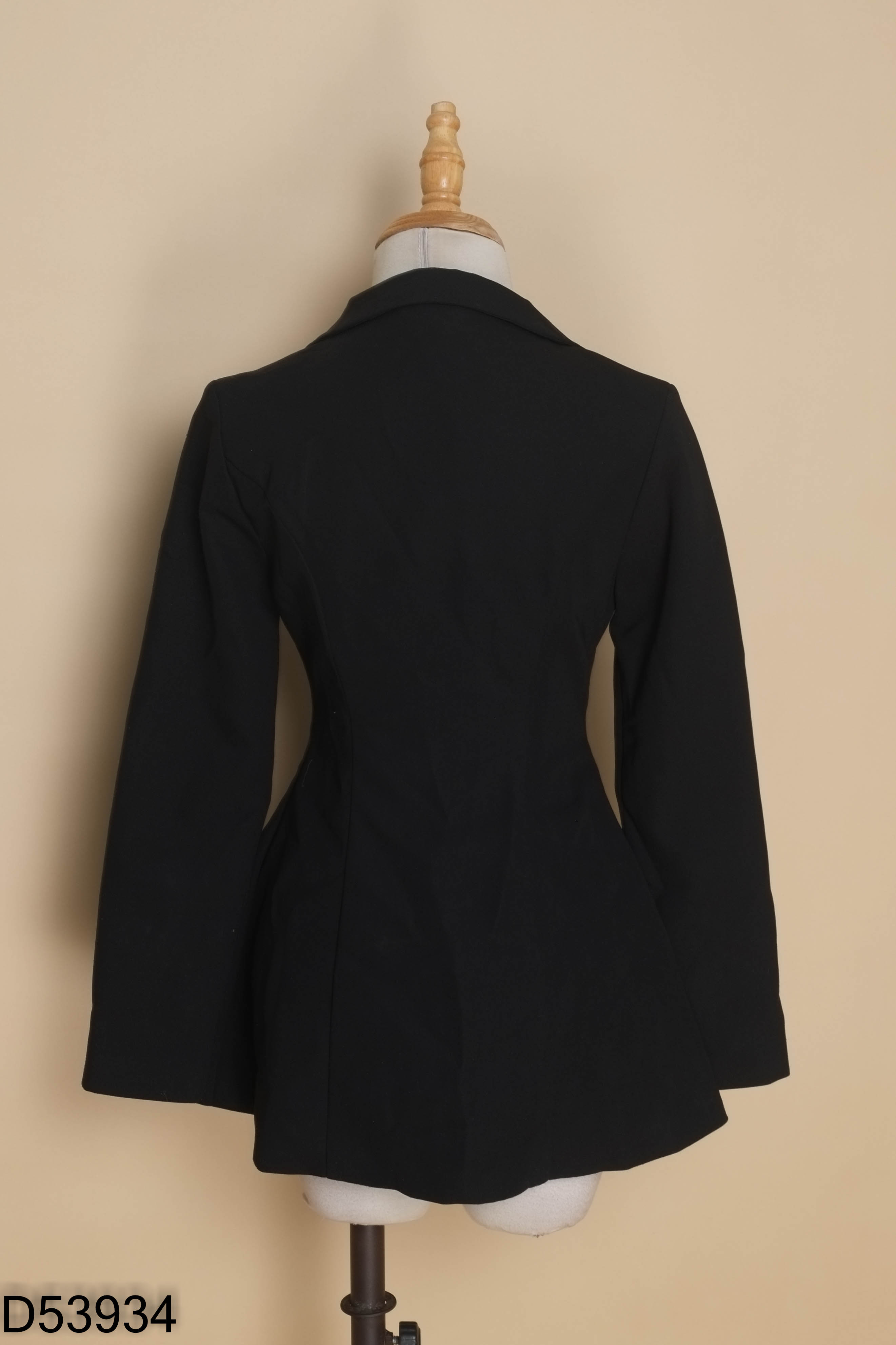 Áo vest đen GIANG DONNA phối khuy
