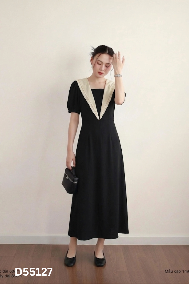 Váy đen phối cổ voan be