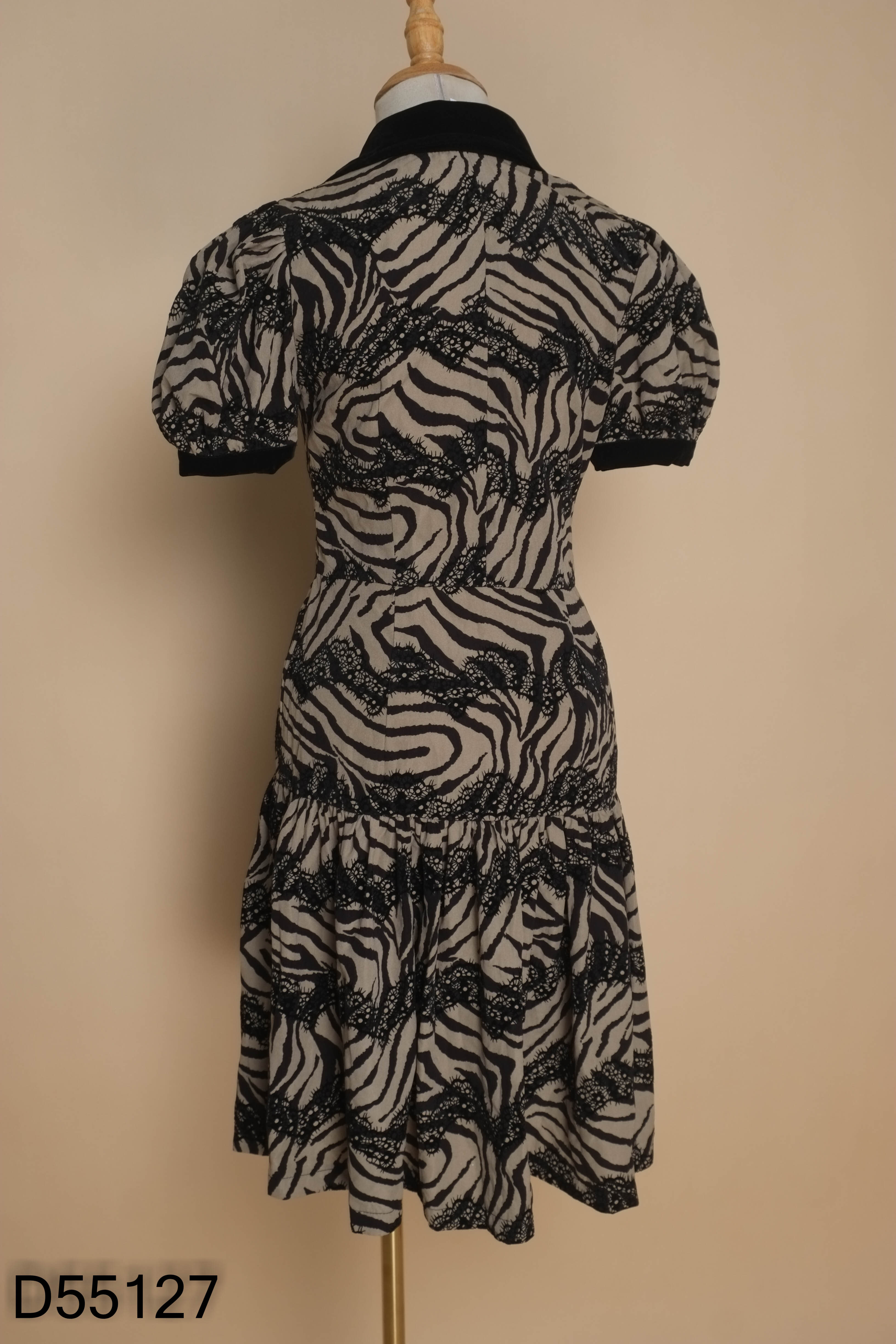 Váy linen be phối đen