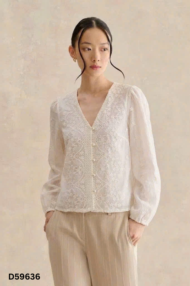Áo be thêu hoa dập nổi