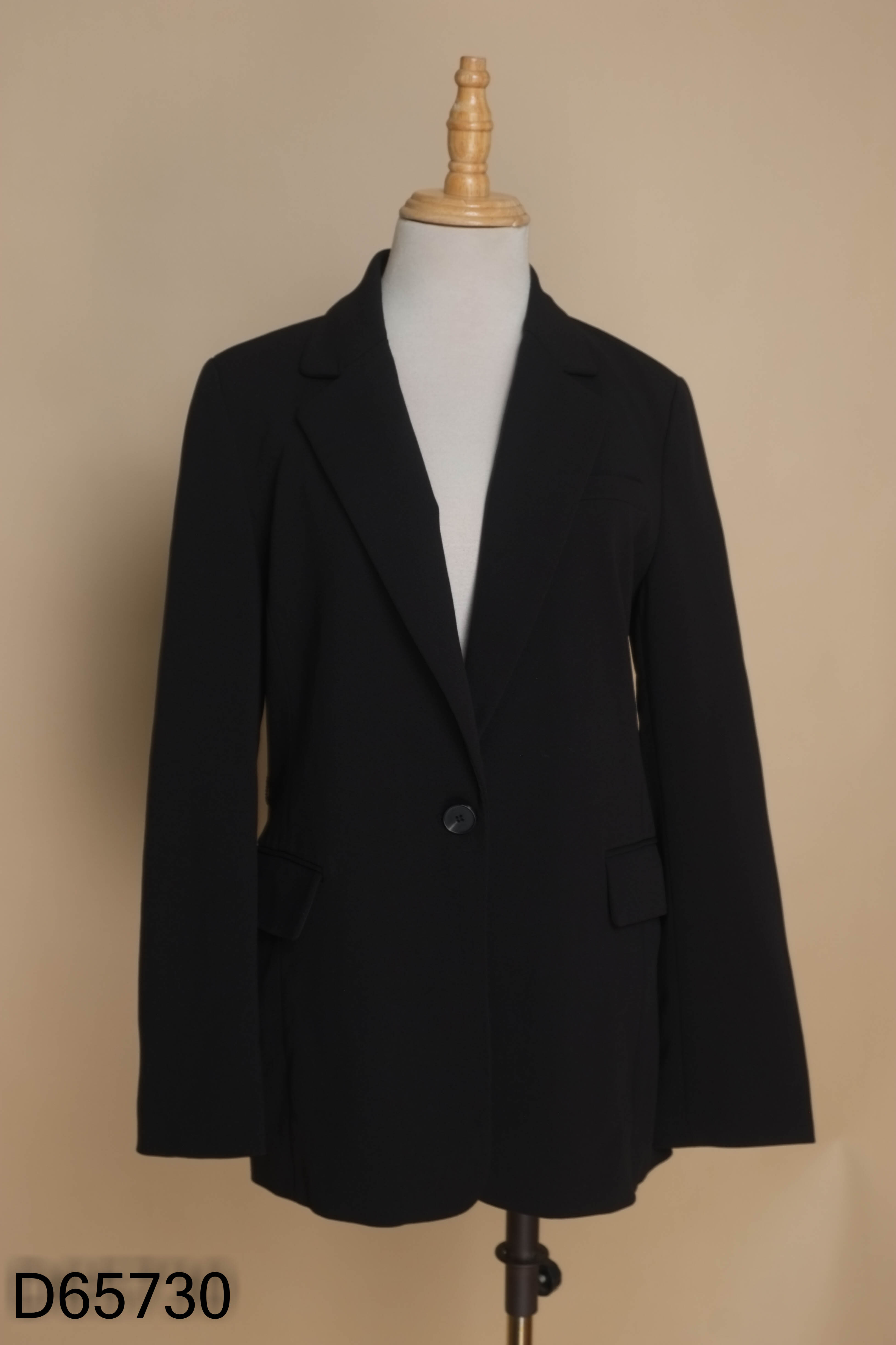 Áo blazer đen trơn